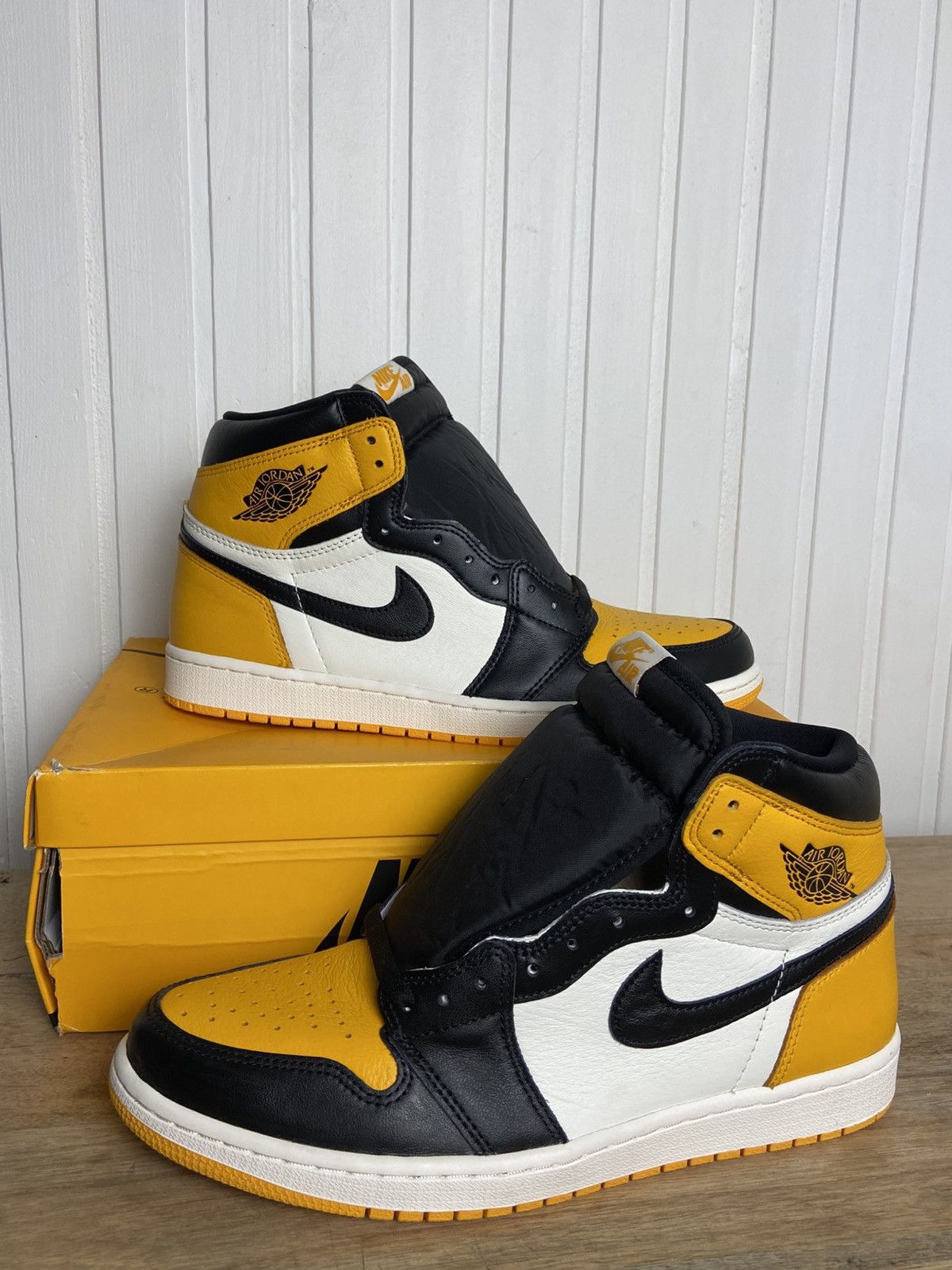 Jordan Brand New Jordan 1 Retro High "Taxi" Authentic Size 11US Size US 11 / EU 44 - 11 Thumbnail