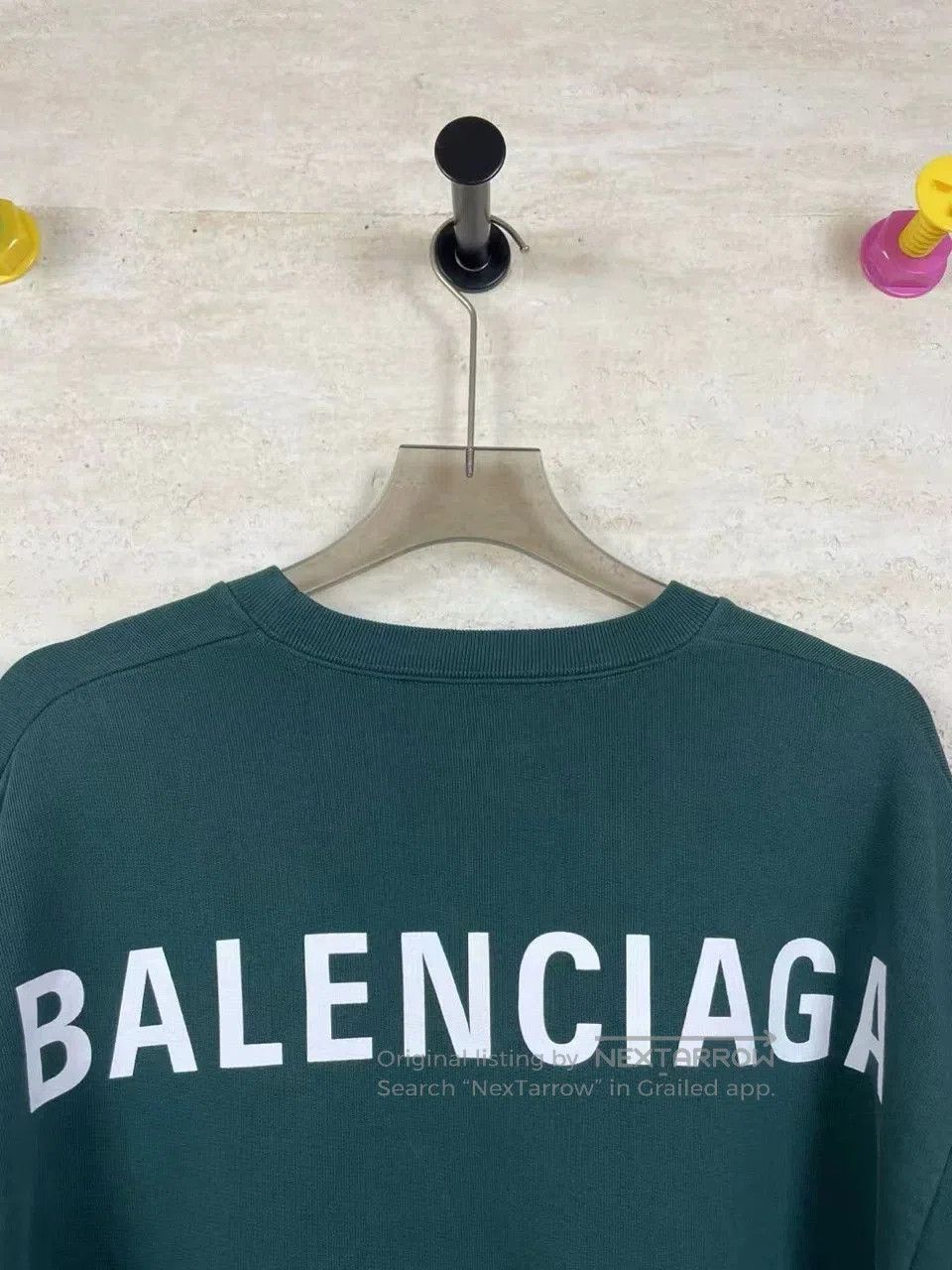 Balenciaga Balenciaga Green Back Logo Sweatshirt. Size US S / EU 44-46 / 1 - 3 Thumbnail