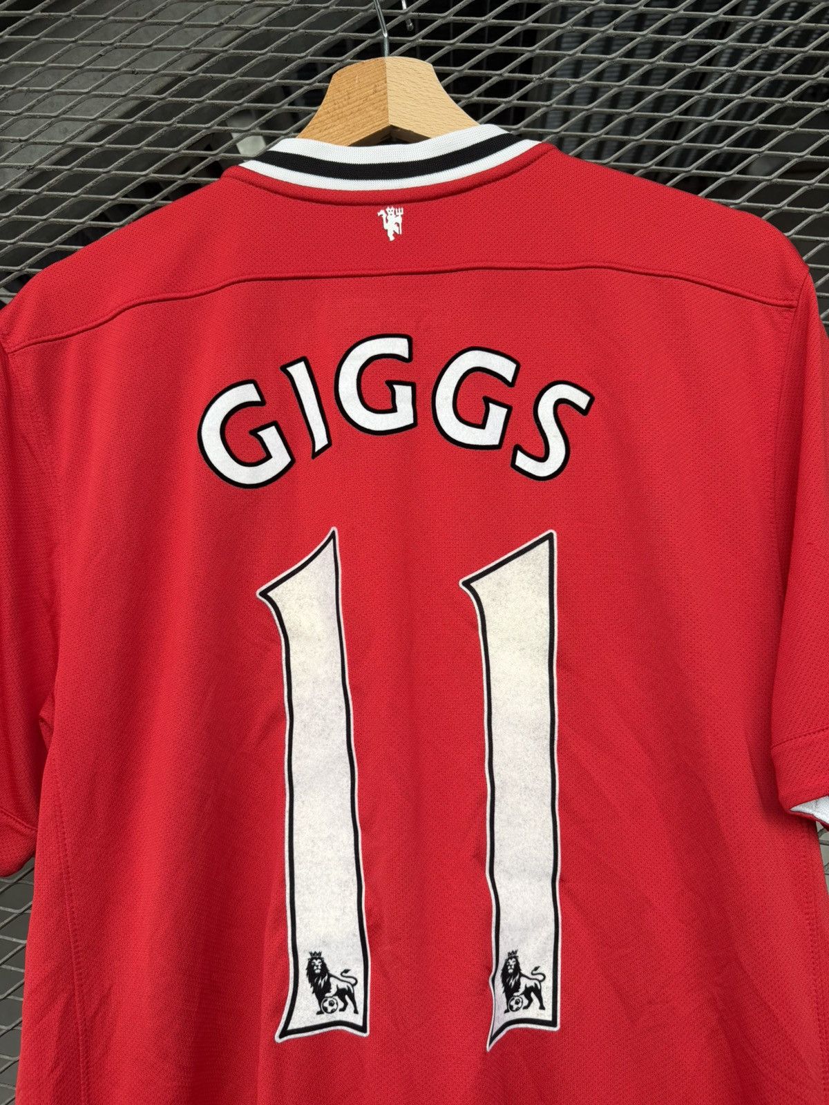 Nike Nike Manchester United 2011 Giggs 11 Soccer Jersey Size US L / EU 52-54 / 3 - 13 Thumbnail