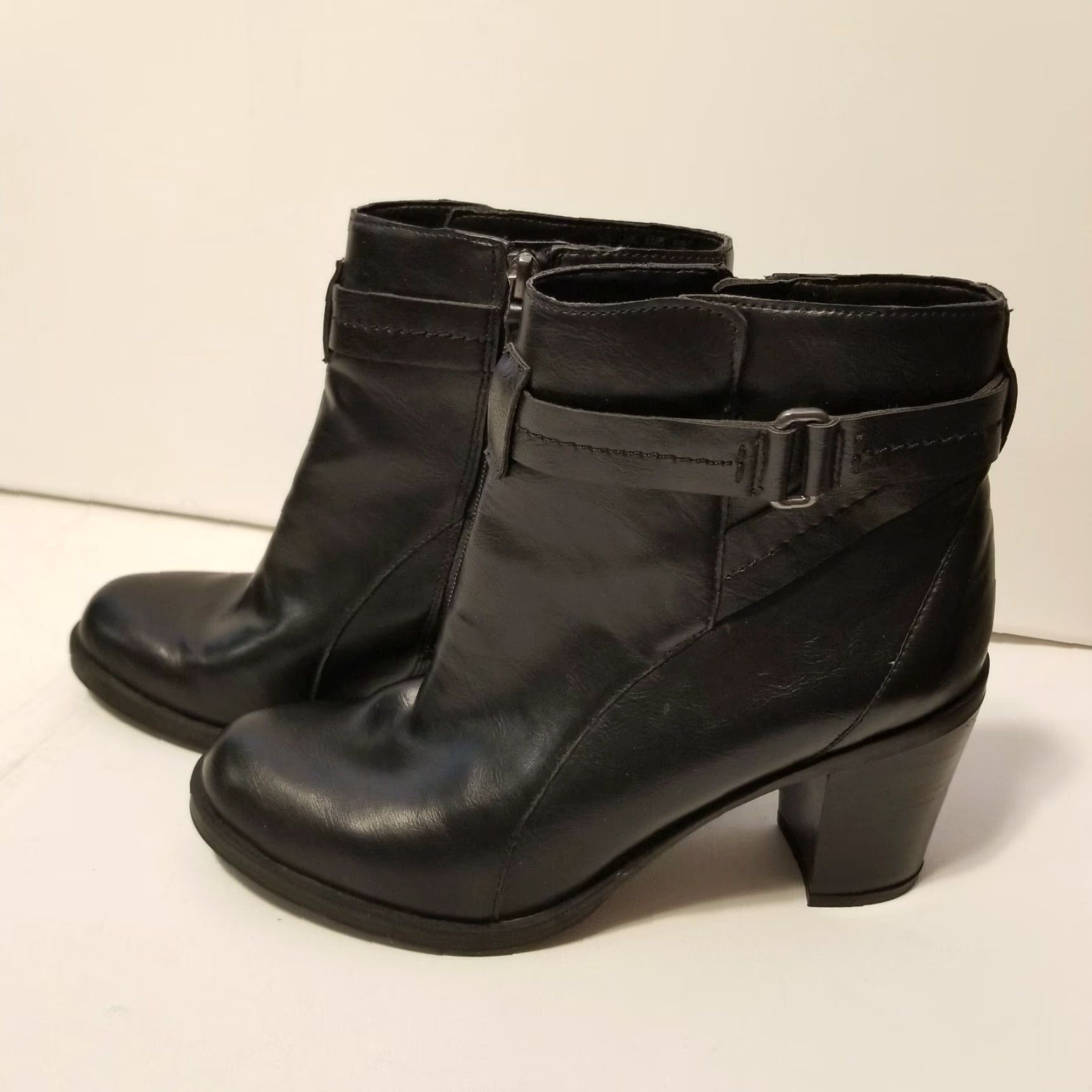 Franco Sarto FRANCO SARDO Black Ankle Boots Womens Block Heelside Zip Round Toe Size 8M Size US 8 / IT 38 - 2 Thumbnail
