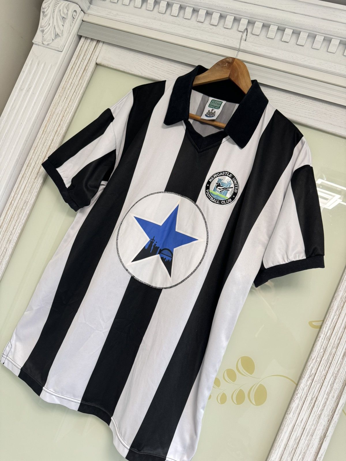 Vintage Vintage Newcastle United 1982 Score Draw Soccer Jersey Shirt Size US L / EU 52-54 / 3 - 3 Thumbnail