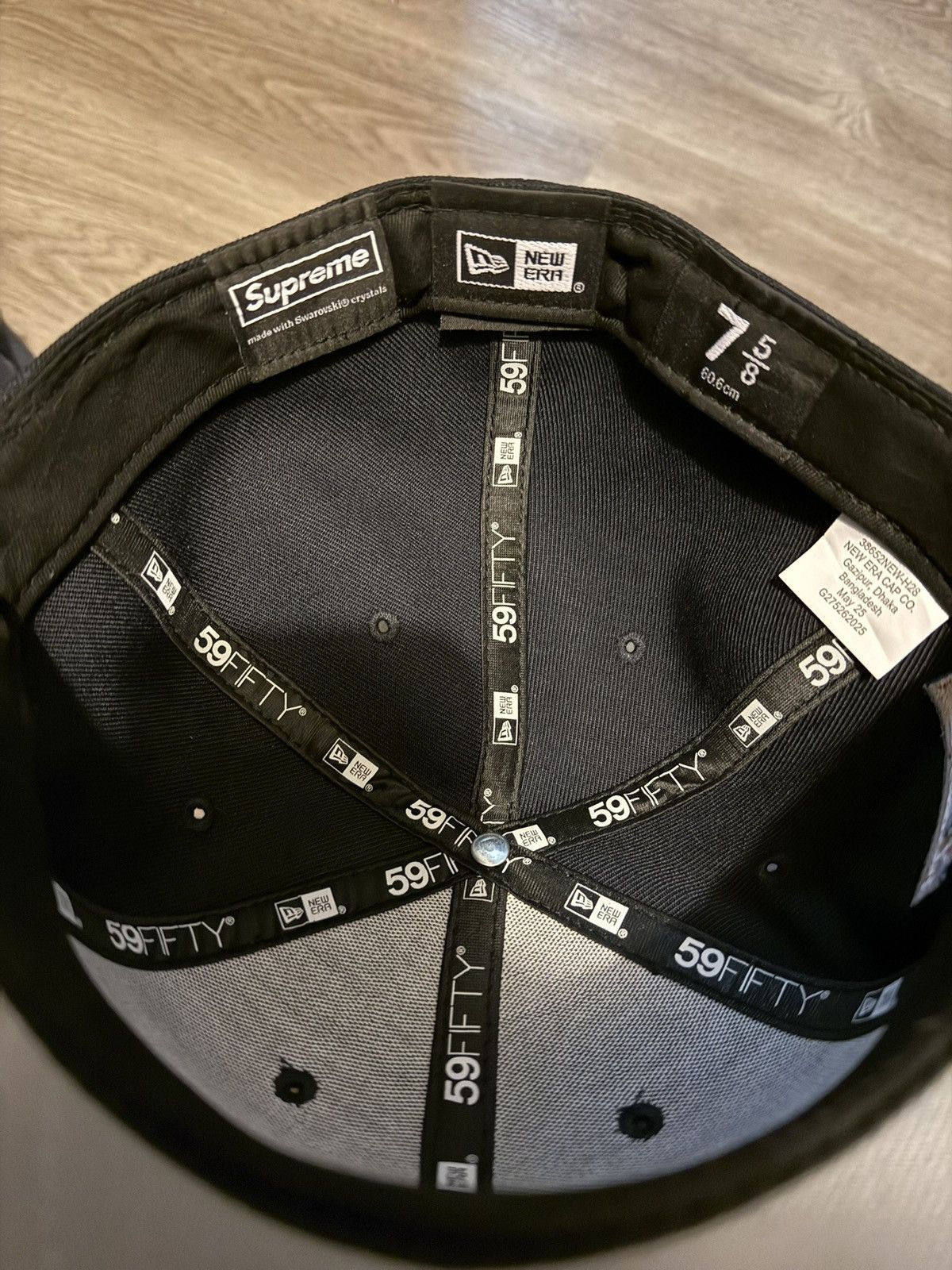 Supreme × Swarovski Supreme X swaraski 7 5/8 fitted Size ONE SIZE - 5 Thumbnail