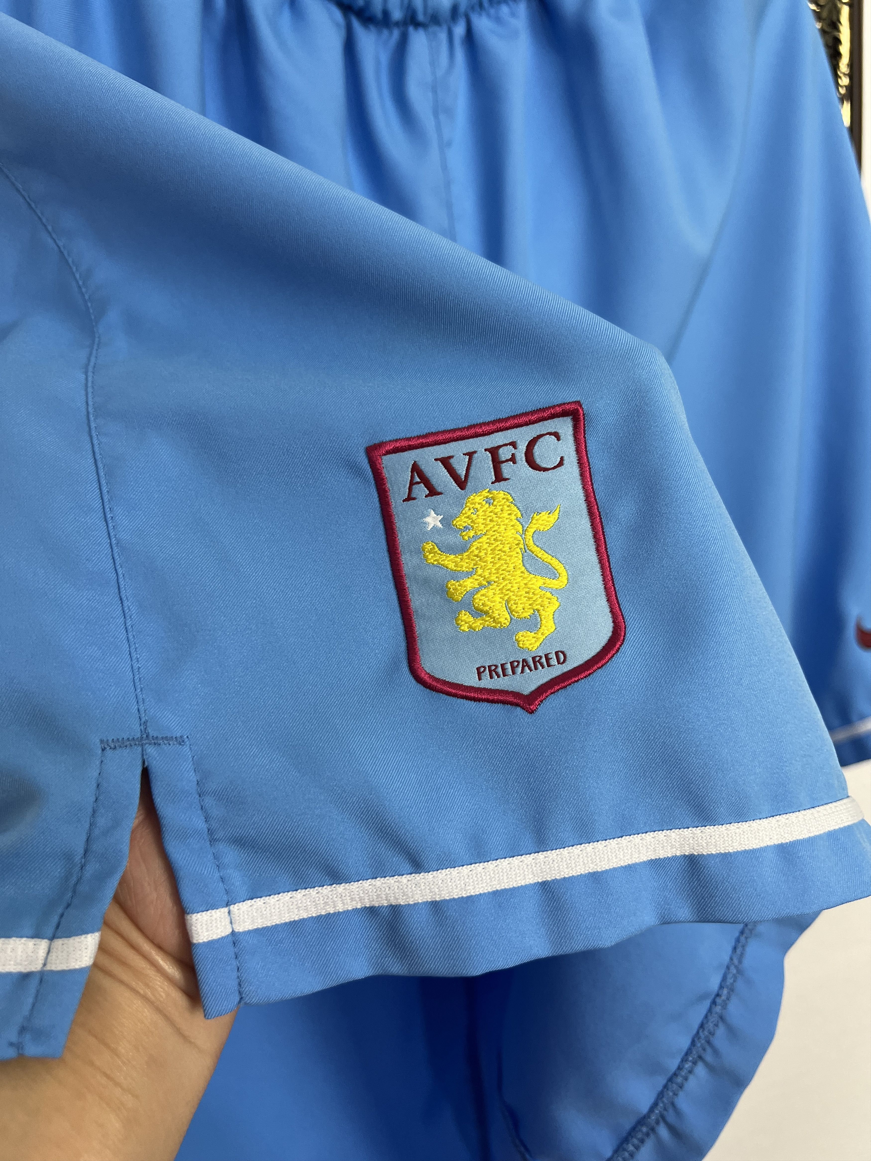 Nike Vintage Nike Aston Villa Football Shorts Player Issue XL Size US 36 / EU 52 - 4 Thumbnail