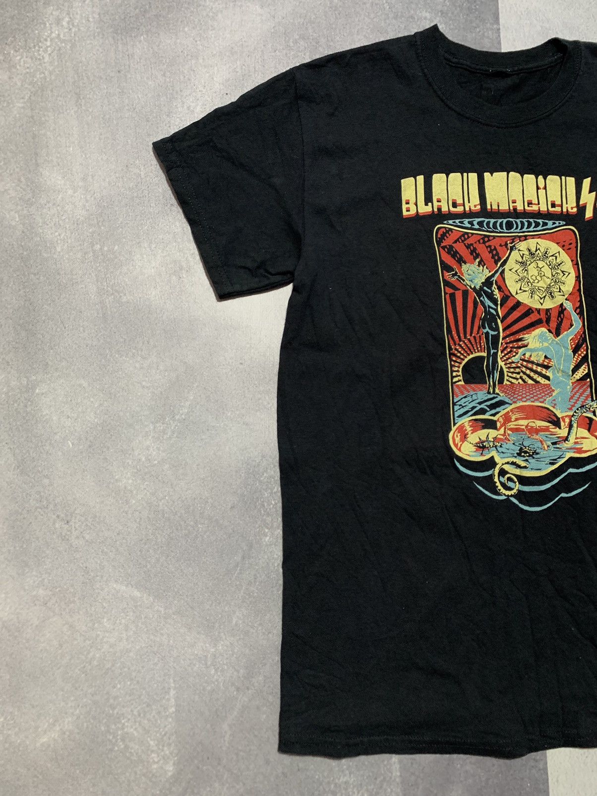 Band Tees Vintage Y2K Black Magic tee big logo style streetwear size M Size US M / EU 48-50 / 2 - 2 Thumbnail