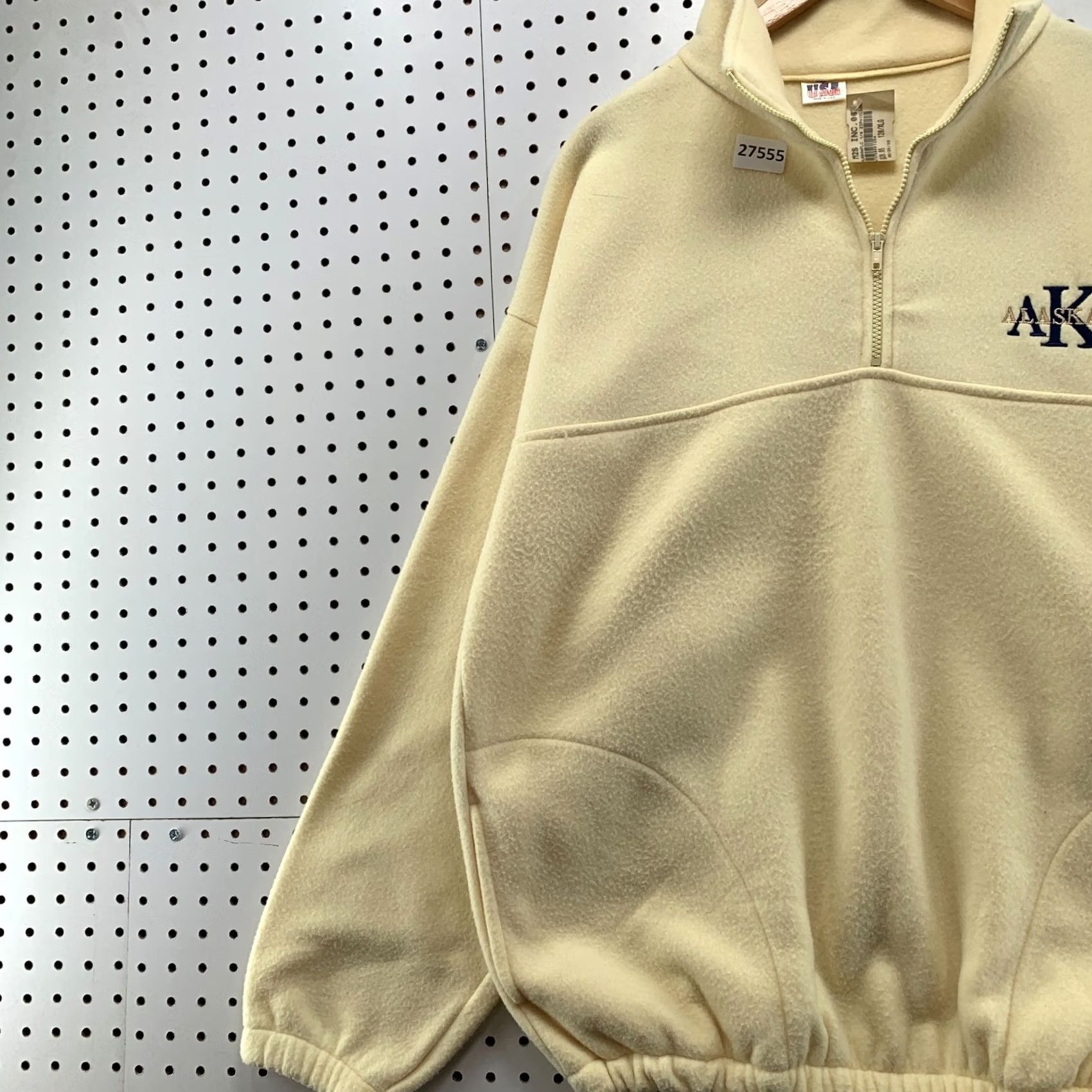 Vintage VINTAGE USA Alaska 1/4 Zip Fleece Pullover Beige Mens XL Embroidered Sweater Size US XL / EU 56 / 4 - 3 Thumbnail