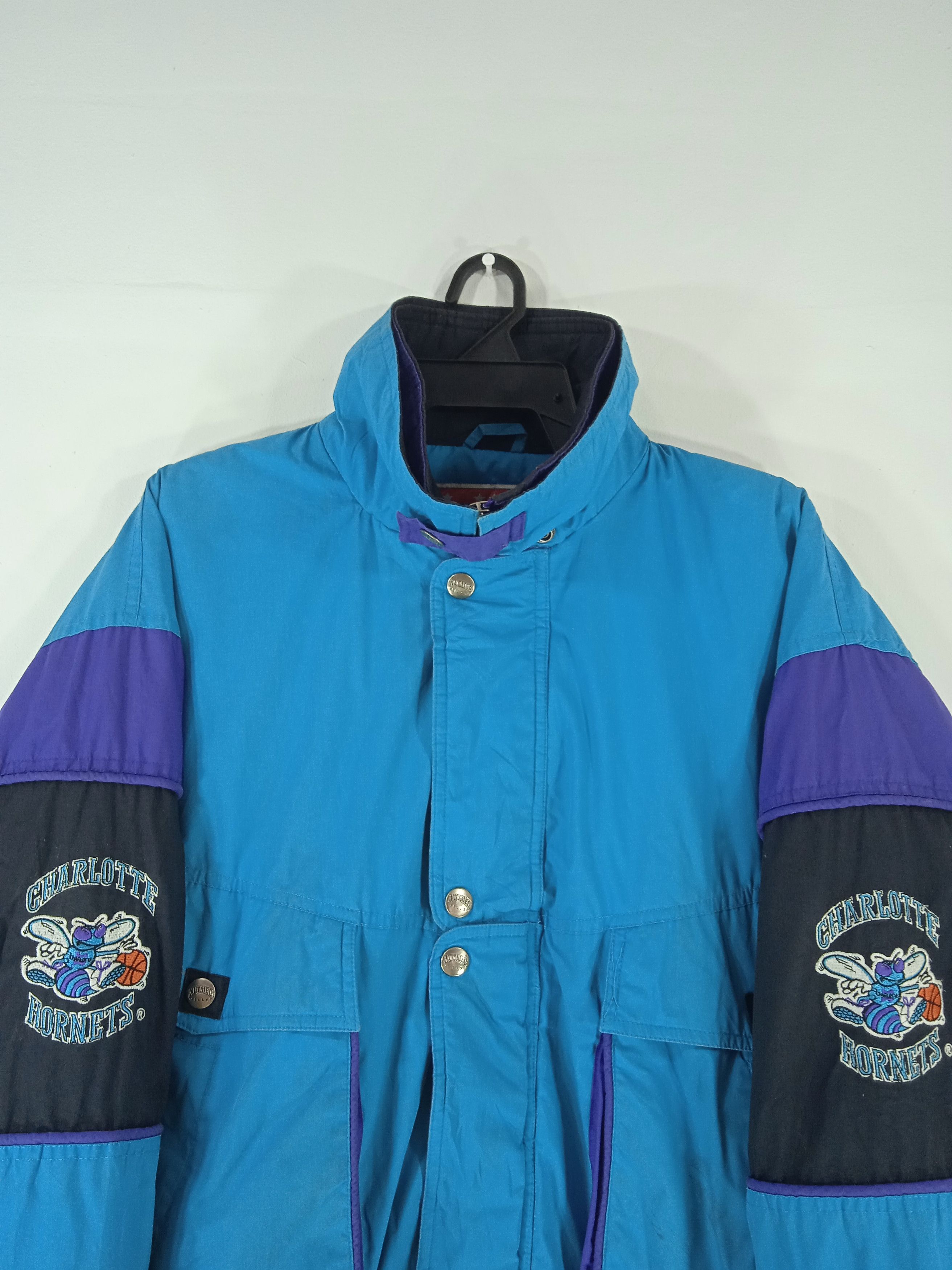 NBA Vintage Nba Charlotte Nutmeg Light Jacket Rare Design Size US M / EU 48-50 / 2 - 3 Thumbnail
