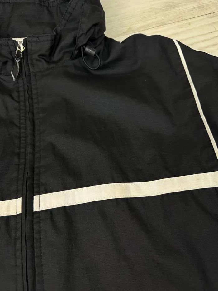 Nike Vintage Nike Nylon Windbreaker Track Jacket 00s Striped Y2K Size US L / EU 52-54 / 3 - 10 Thumbnail
