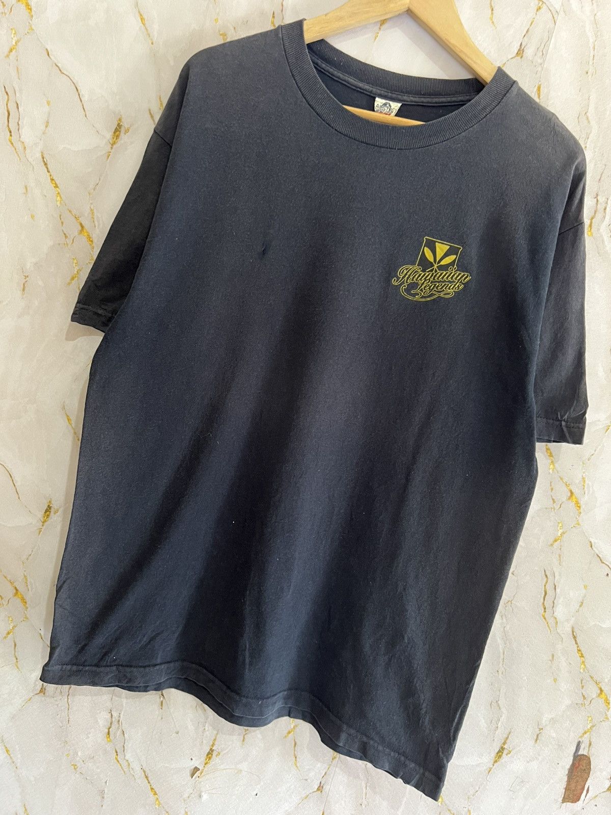 Alstyle VINTAGE HAWAIIAN Y2K LEGENDS TSHIRT Size US L / EU 52-54 / 3 - 5 Thumbnail
