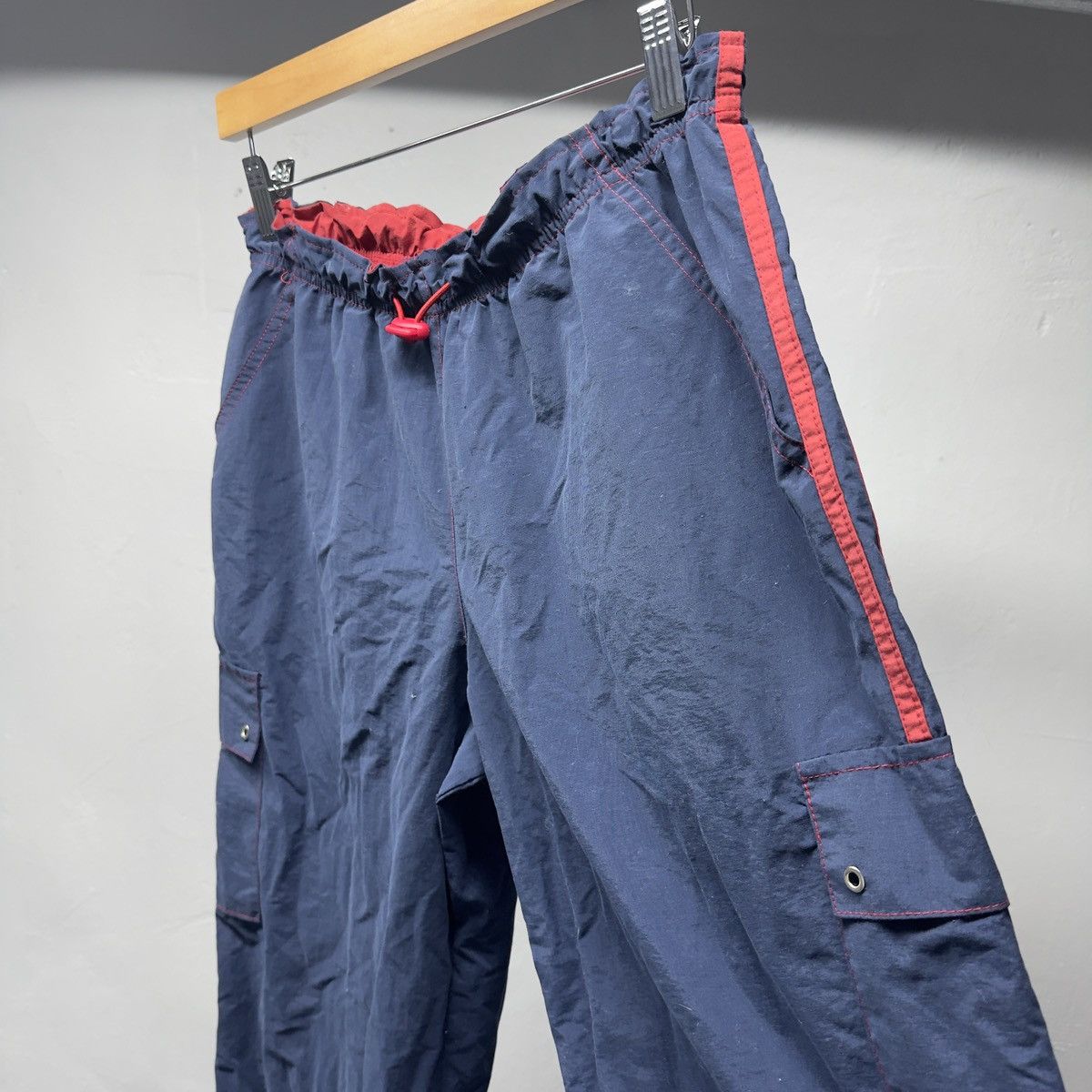 Vintage Vintage Navy Blue Red Nylon Cargo Pants Abercrombie Raimundo Size US 28 / EU 44 - 7 Thumbnail