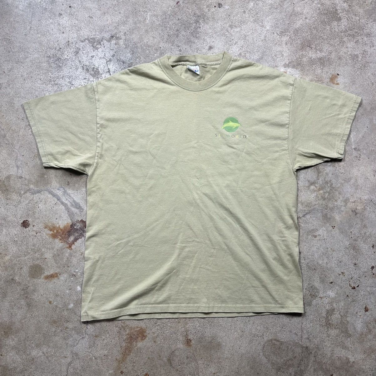 Hanes Vintage Y2K Sea World Dolphins Ocean Nature Shirt Size XL Size US XL / EU 56 / 4 - 3 Thumbnail
