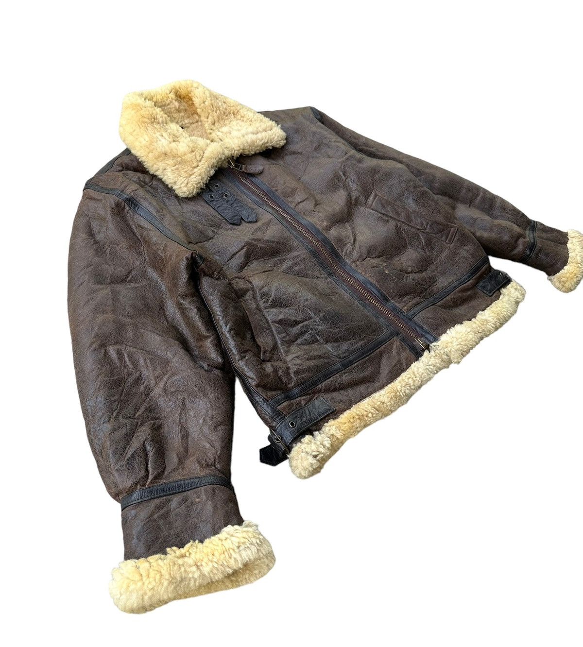 Vintage Vintage B-3 sheepskin jacket Size US L / EU 52-54 / 3 - 7 Thumbnail
