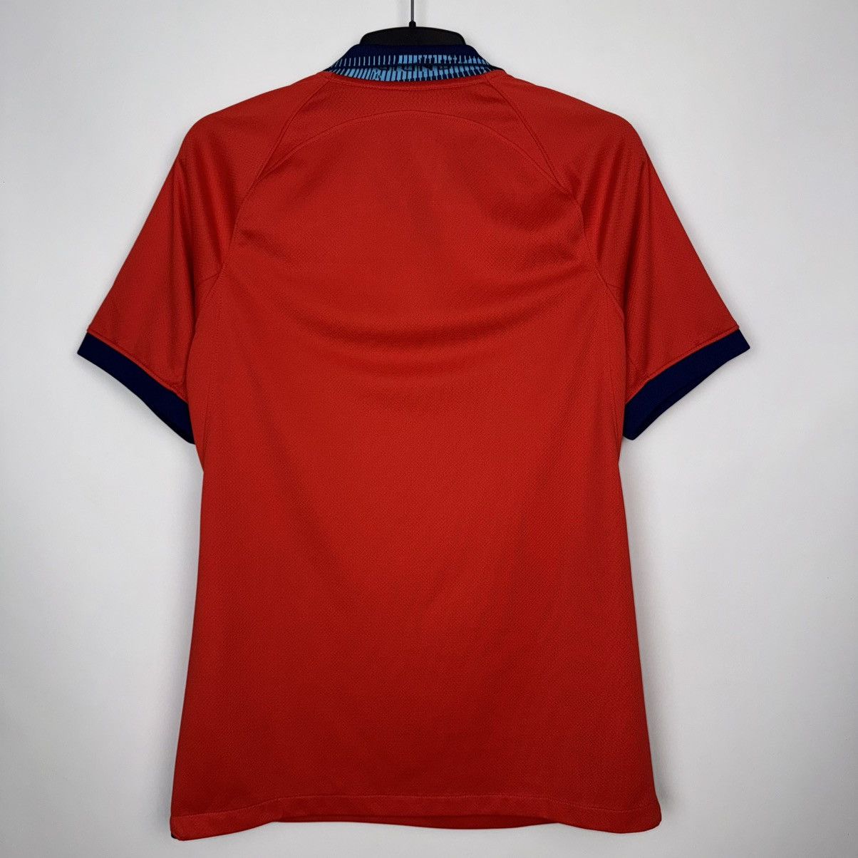 Nike ENGLAND 2022 2023 AWAY FOOTBALL SHIRT SOCCER JERSEY NIKE Size US S / EU 44-46 / 1 - 2 Thumbnail
