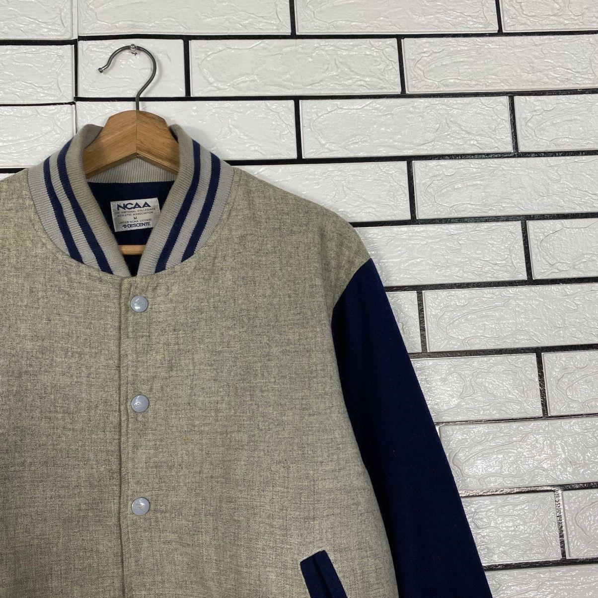 Japanese Brand Vintage Varsity Jacket Ncaa Descente Size US M / EU 48-50 / 2 - 7 Thumbnail