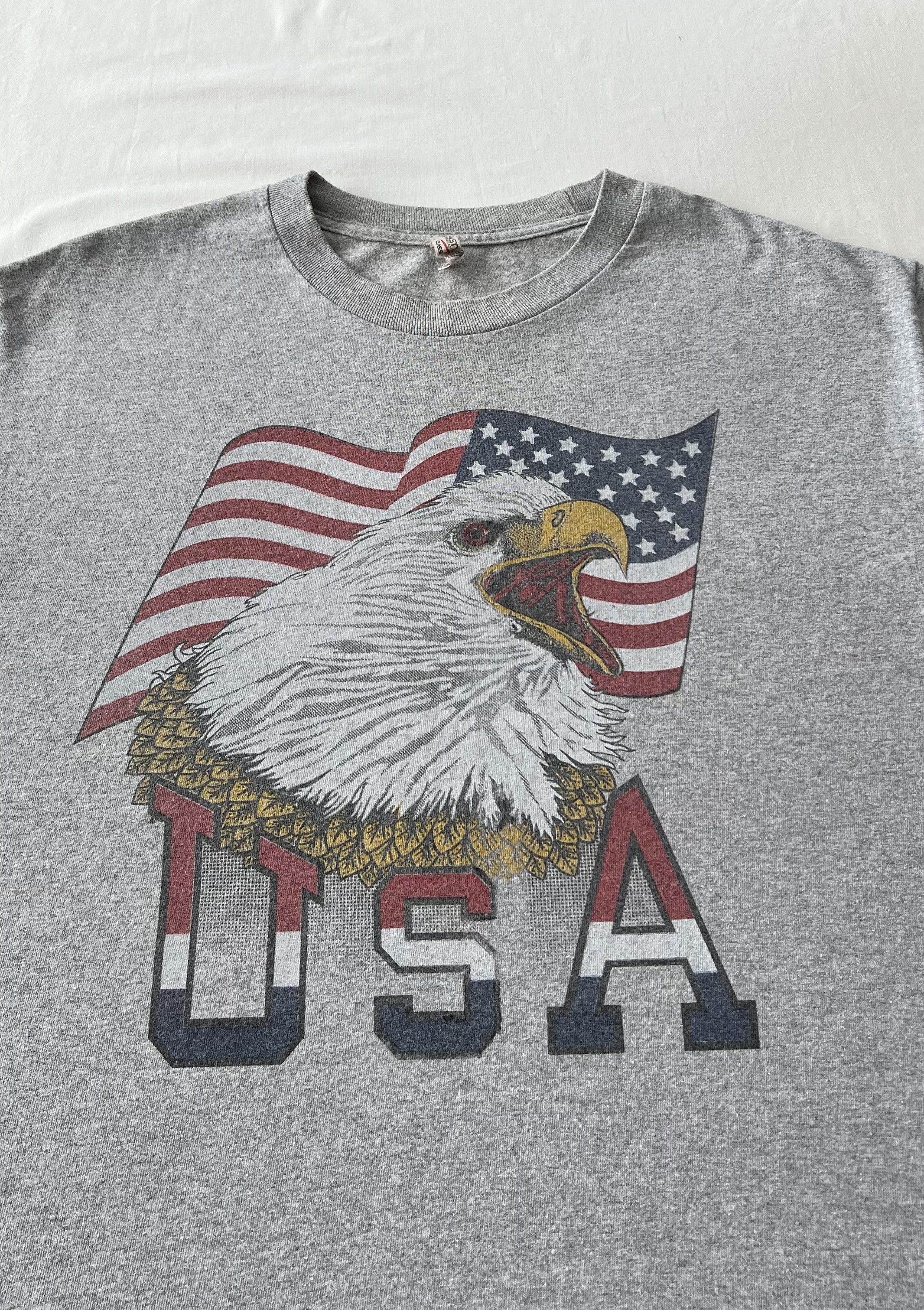 Vintage Vintage 2000s USA Flag American Eagle Gray T-shirt Size US L / EU 52-54 / 3 - 3 Thumbnail