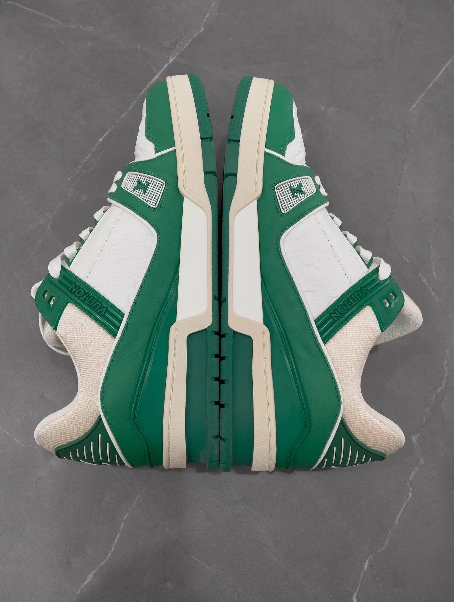 Louis Vuitton LV Trainer 42 (22) Size US 9 / EU 42 - 2 Thumbnail