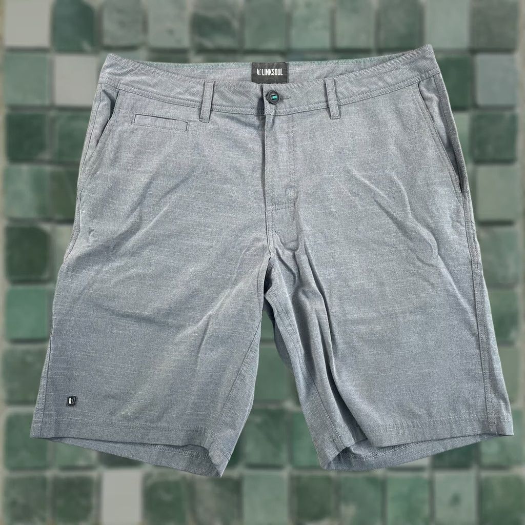 Vintage Linksoul Boardwalker Golf Shorts 35 Grey Performance Stretch Utility Pocket Mens Regular Waist 35 Gray Solid Chino Shorts Size US 35 - 1 Thumbnail