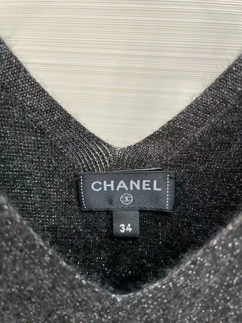 Chanel Chanel Large v-neck split knitted skirt Size XXS / US 00 / IT 34 - 2 Thumbnail
