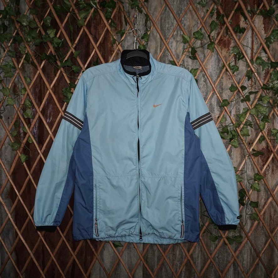 Nike Vintage Y2K Nike essential embroider 1990s light windbreaker Size US M / EU 48-50 / 2 - 1 Thumbnail