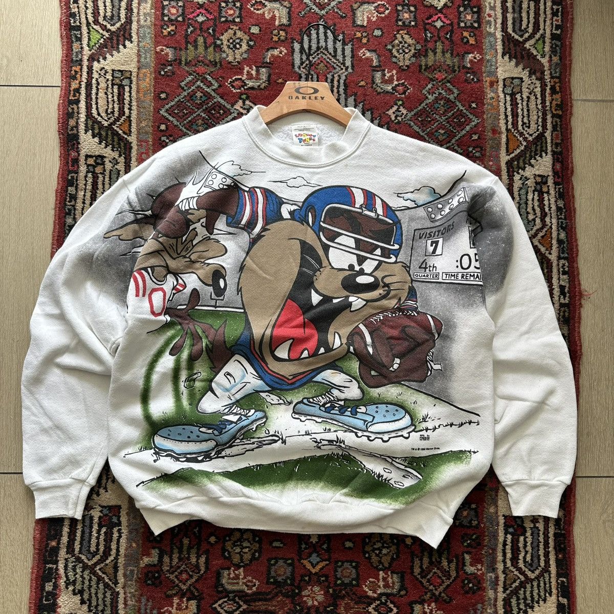 Vintage Looney Tunes Taz Football Crewneck — 1995 Vintage Size US L / EU 52-54 / 3 - 1 Thumbnail