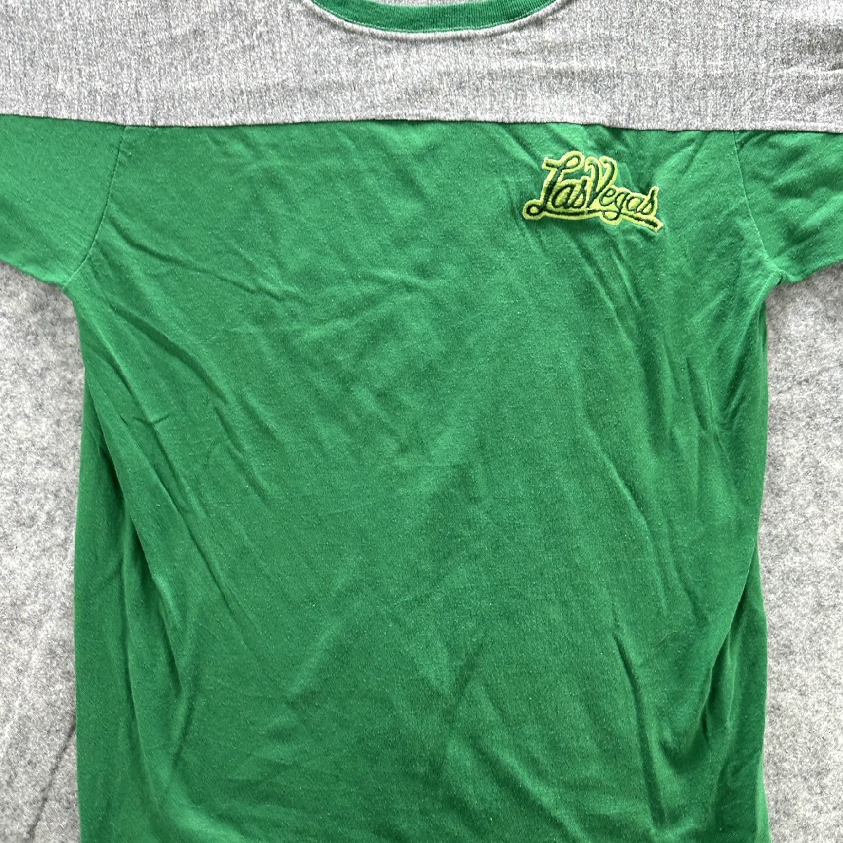 Vintage VINTAGE Las Vegas Shirt Mens Large Green Gray Ringer Crewneck Tee 70s 80s Tee Mens Large Green Gray Las Vegas Souvenir Retro Tee Size US L / EU 52-54 / 3 - 3 Thumbnail
