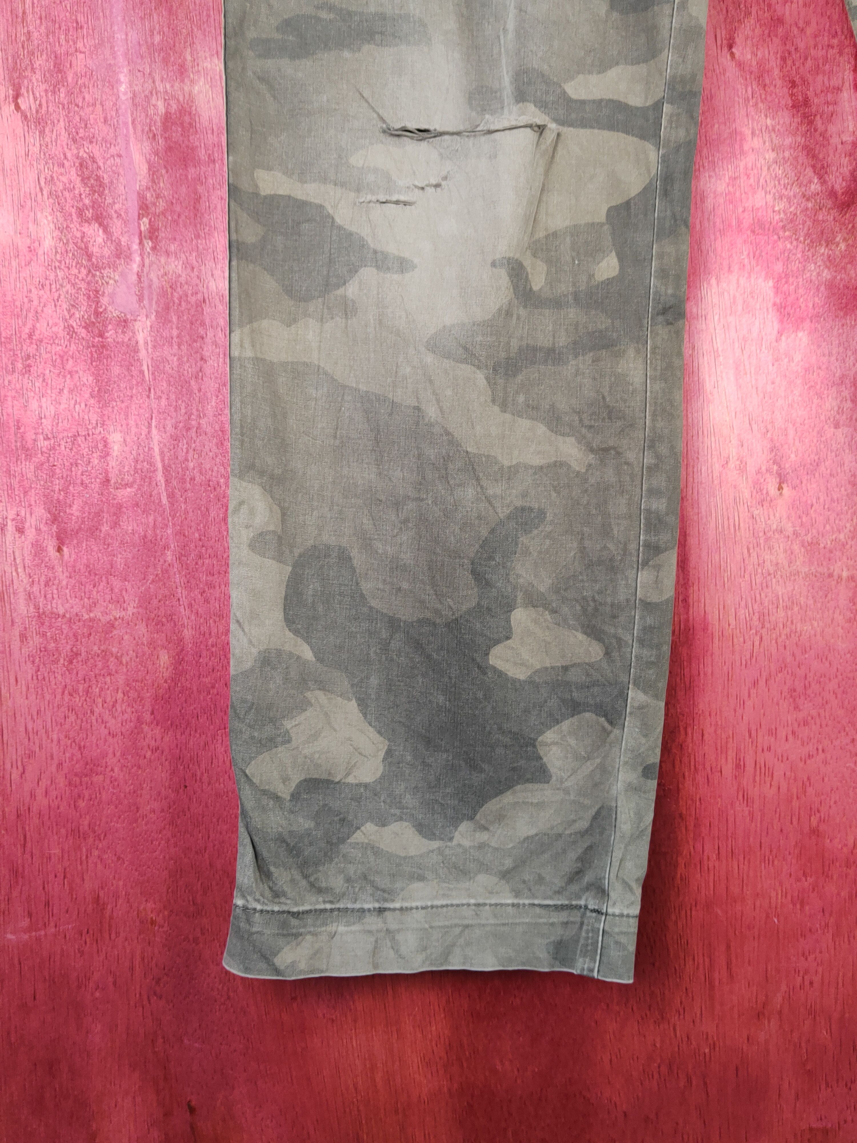 Japanese Brand Uniqlo Camouflage Multipocket Tactical Cargo Pants #1423 Size US 33 - 5 Thumbnail