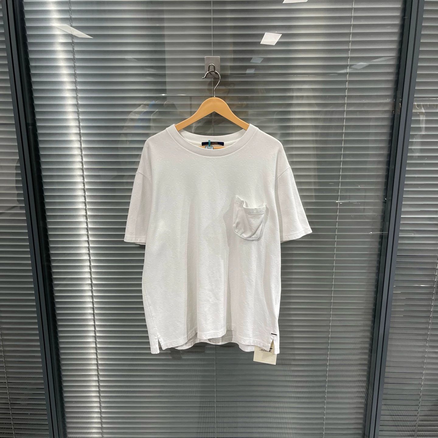 Louis Vuitton LV all-over Monogram pocket tee XL 99new Size US XL / EU 56 / 4 - 1 Thumbnail