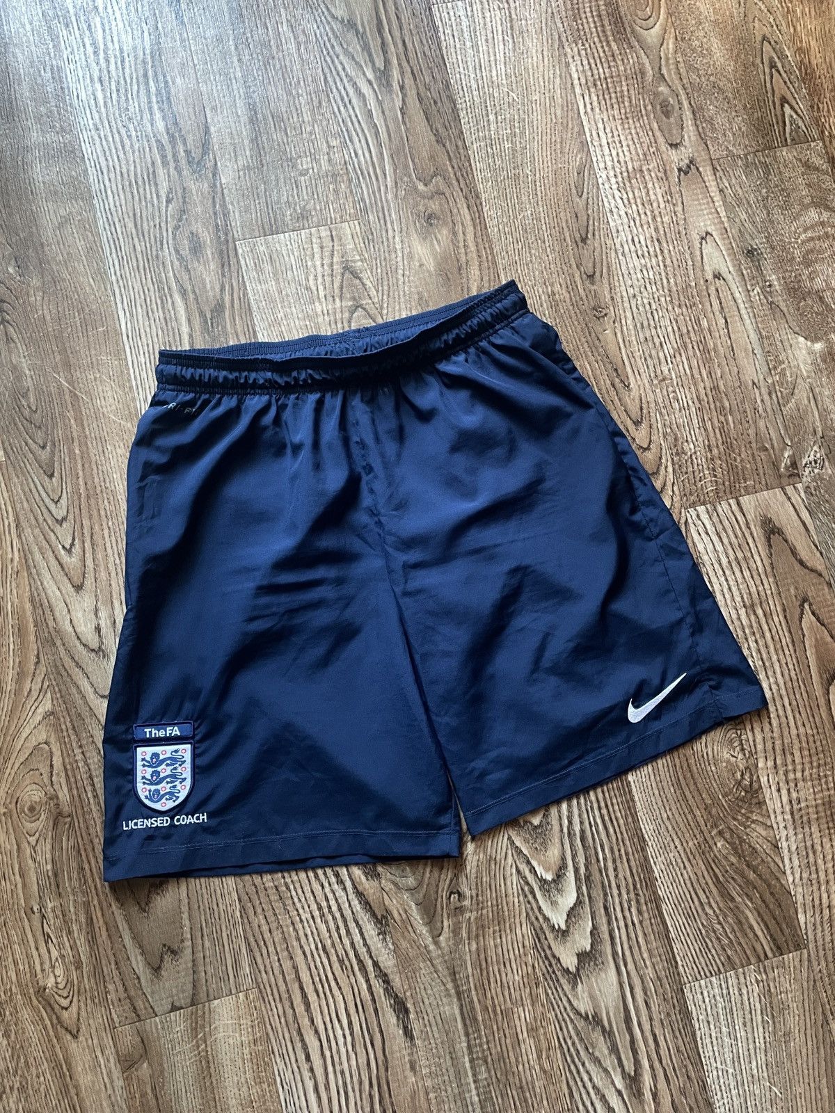 Nike Vintage 90s Nike shorts England streetwear y2k style size L Size US 34 / EU 50 - 2 Thumbnail