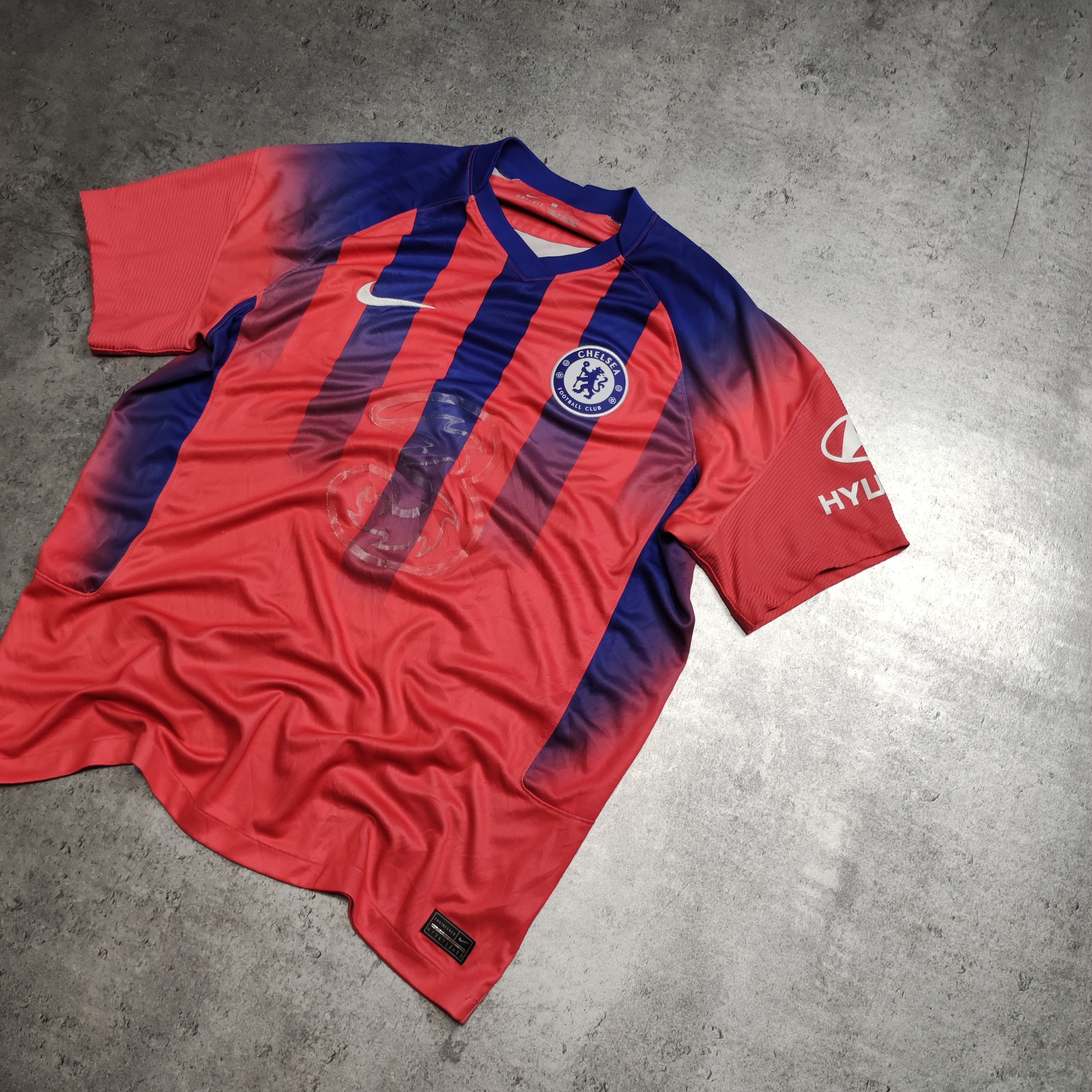 Chelsea Soccer RARE OG Chelsea London Football Nike Third 2020 Jersey Size US L / EU 52-54 / 3 - 2 Thumbnail