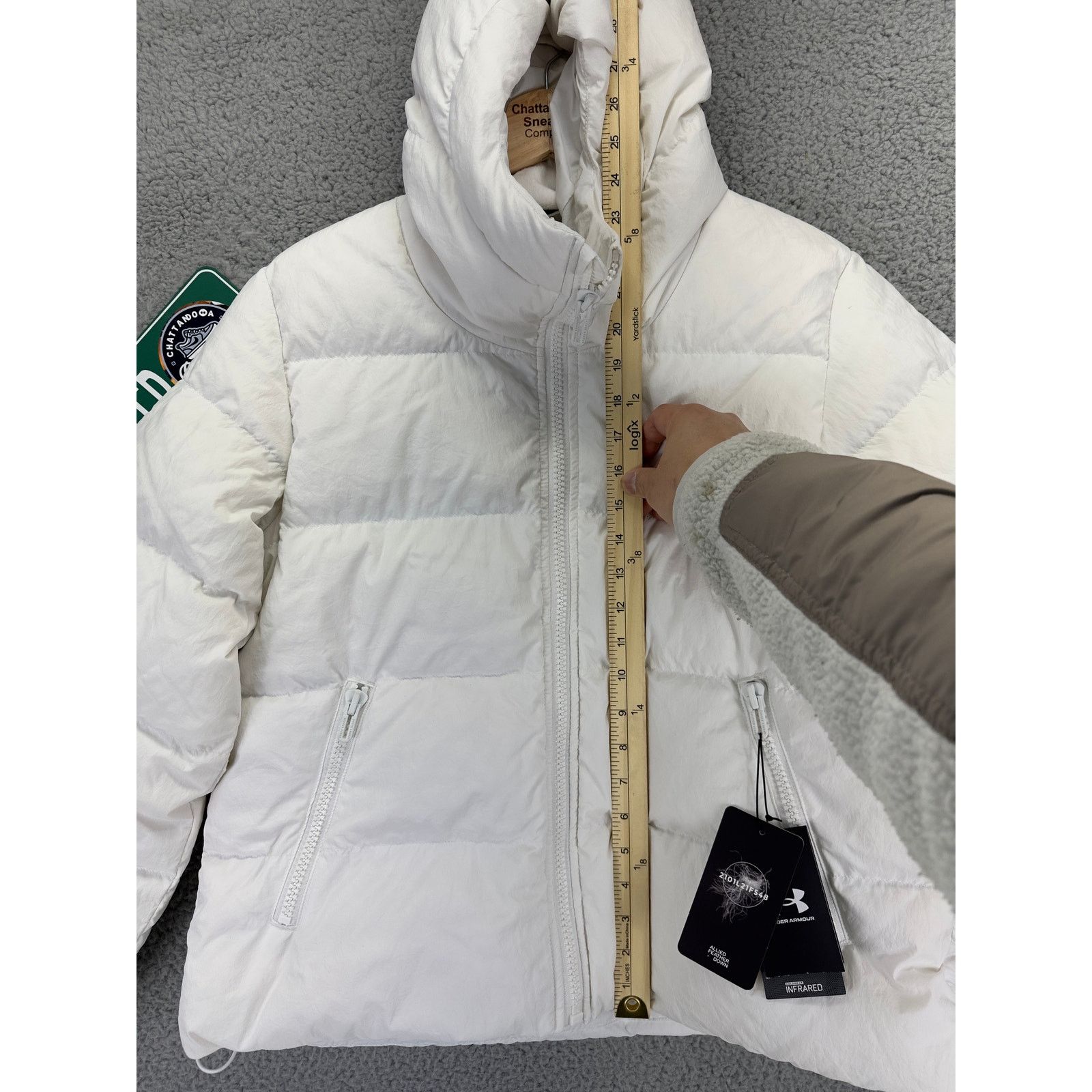 Under Armour Under Armour Puffer Jacket Womens Medium M White Down Fill Size M / US 6-8 / IT 42-44 - 3 Thumbnail