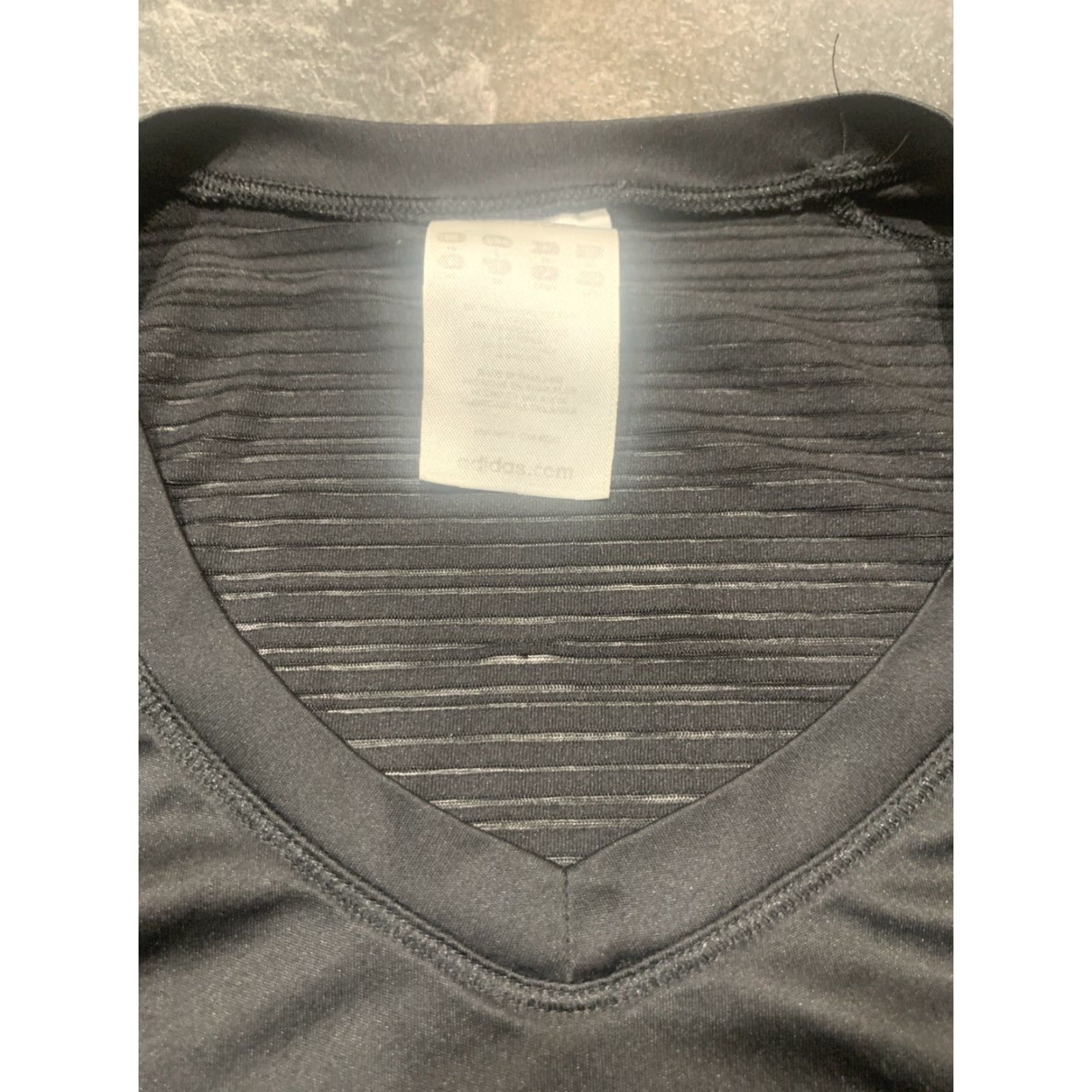 Adidas Adidas Climacool Running Shirt Women Large Black Short Sleeve V-Neck Activewear Size L / US 10 / IT 46 - 5 Thumbnail
