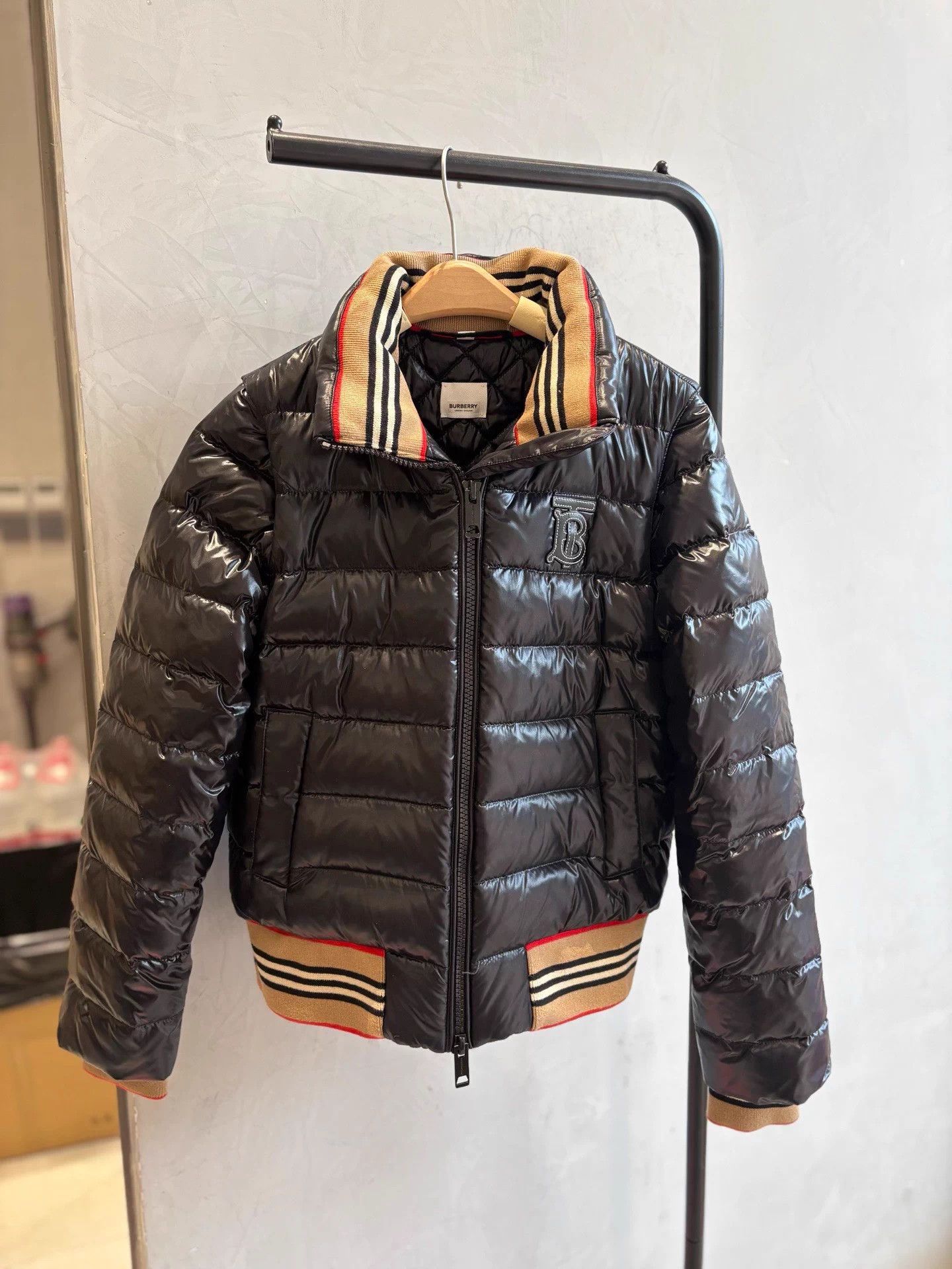 Burberry Burberry Black Puffer Detachable Sleeves Vest M Deadstock Size US M / EU 48-50 / 2 - 1 Thumbnail