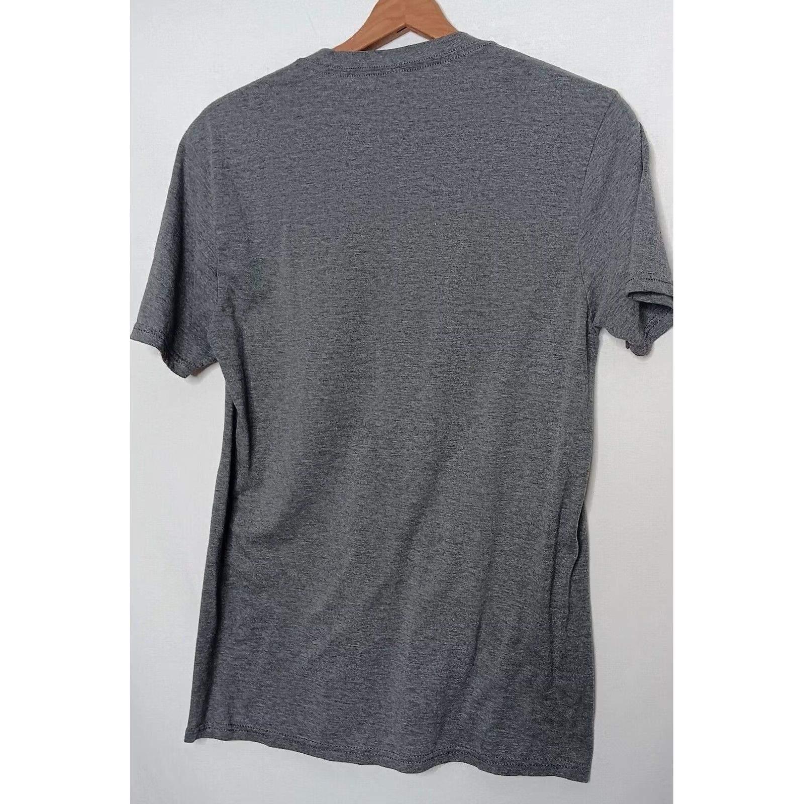 Vintage Naked Mountain Winery Shirt S Gray Cotton Blend District Men Short Sleeve Crew Neck Graphic Print T-Shirt Size US S / EU 44-46 / 1 - 3 Thumbnail