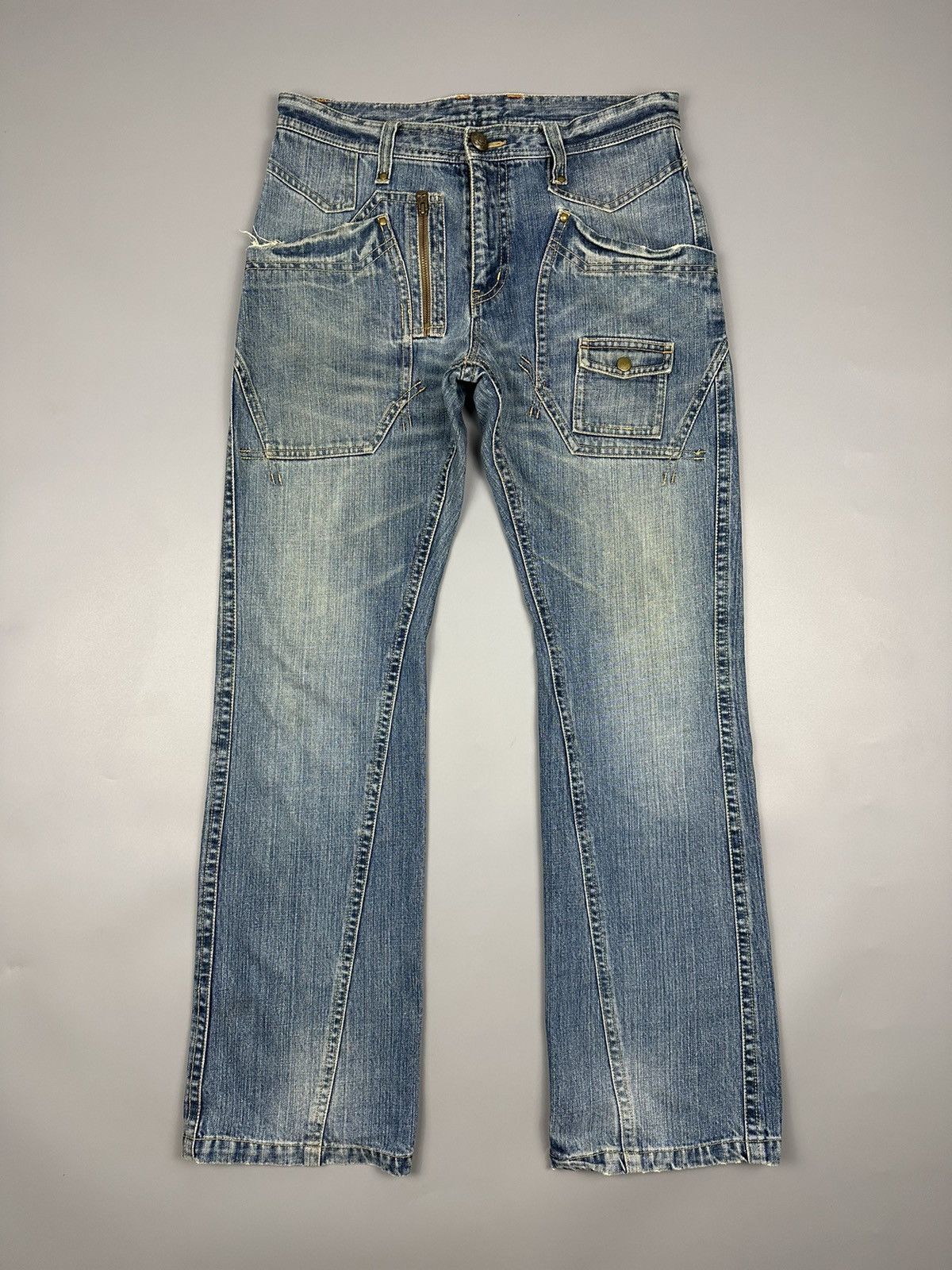 Japanese Brand Distressed Rattle Trap Twist Leg Multipocket Flared Denim Size US 32 / EU 48 - 1 Thumbnail