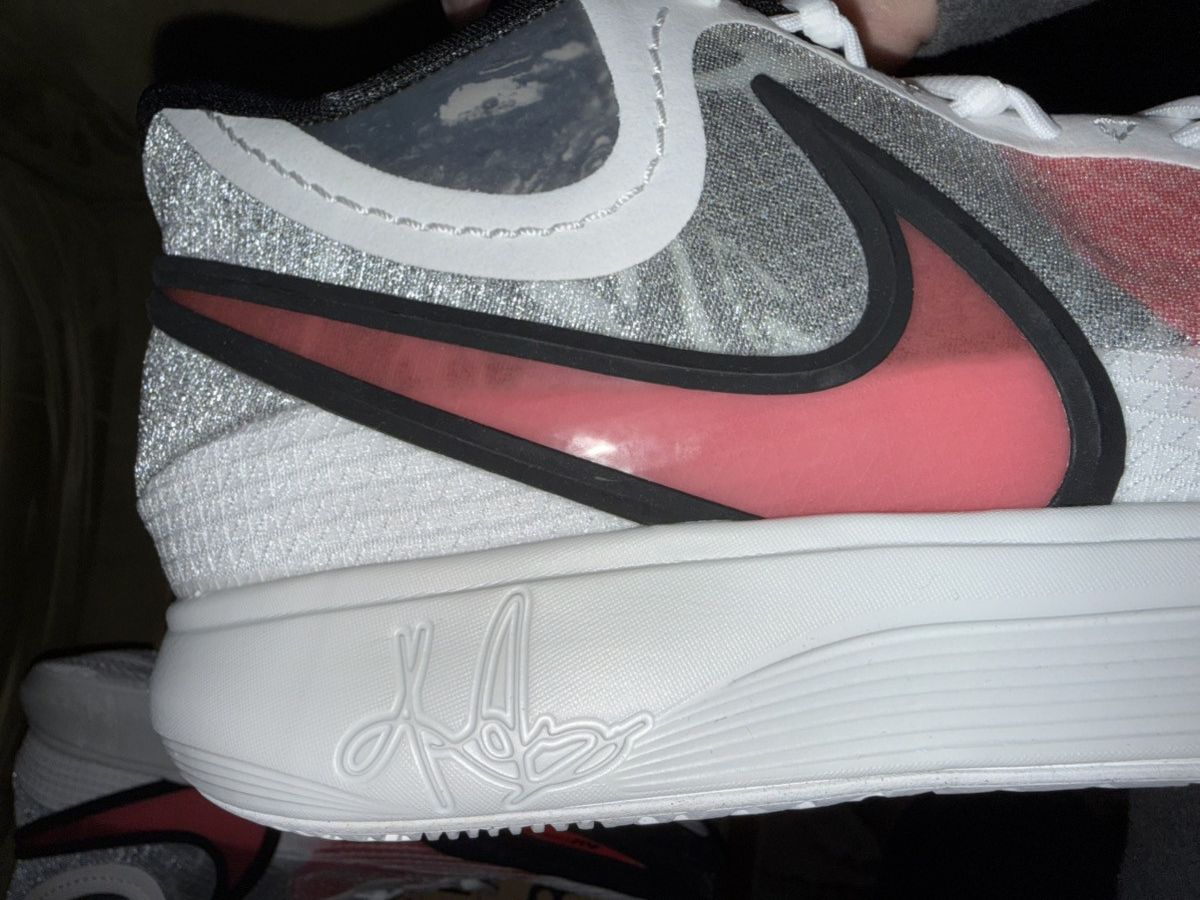 Nike SIZE 18! Nike Kyrie 8 (Rare Unreleased) White/University Red Size US 15 / EU 48 - 12 Thumbnail