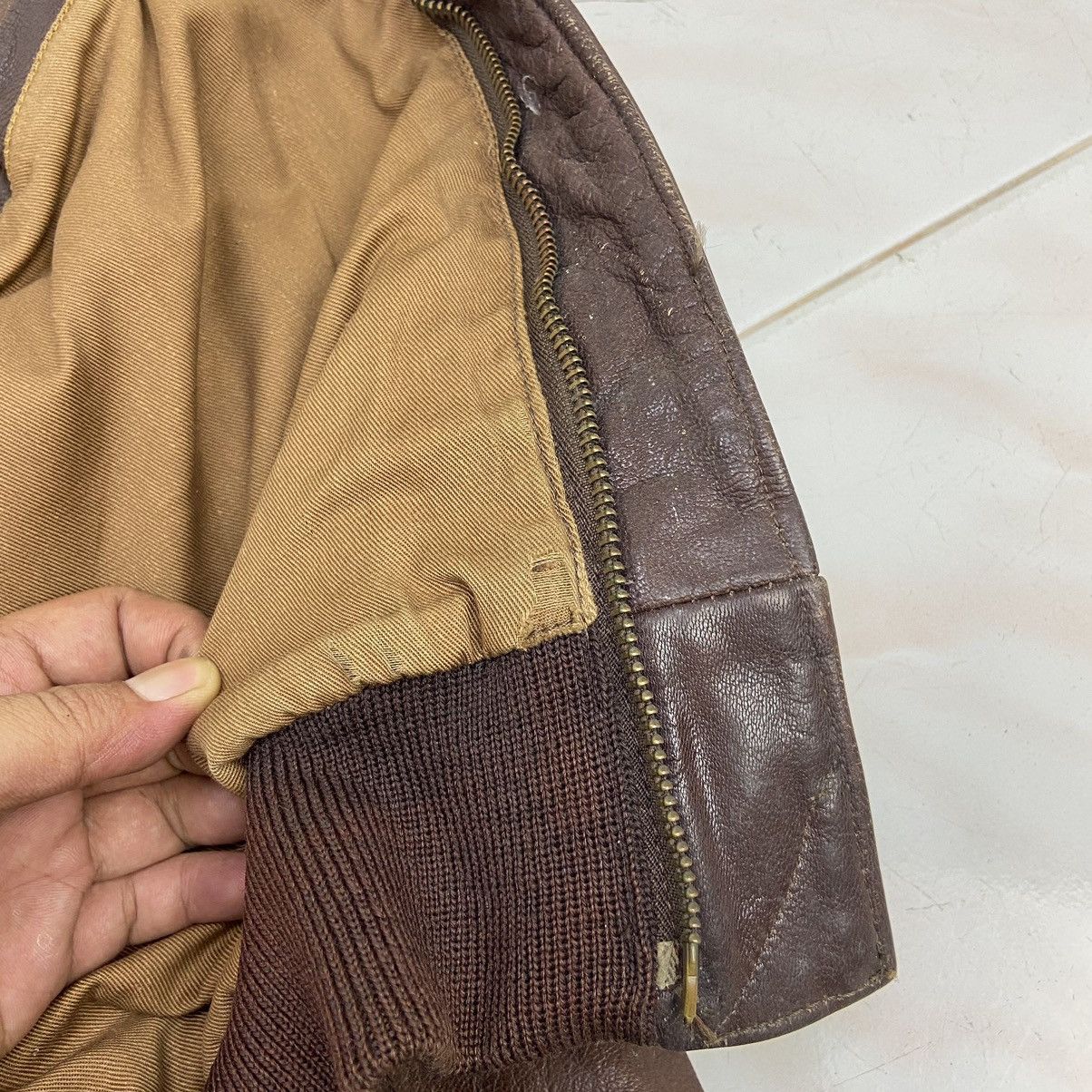 Genuine Leather Vtg Type A-2 San Francisco Aviation Sun Faded Leather Jacket Size US S / EU 44-46 / 1 - 23 Thumbnail