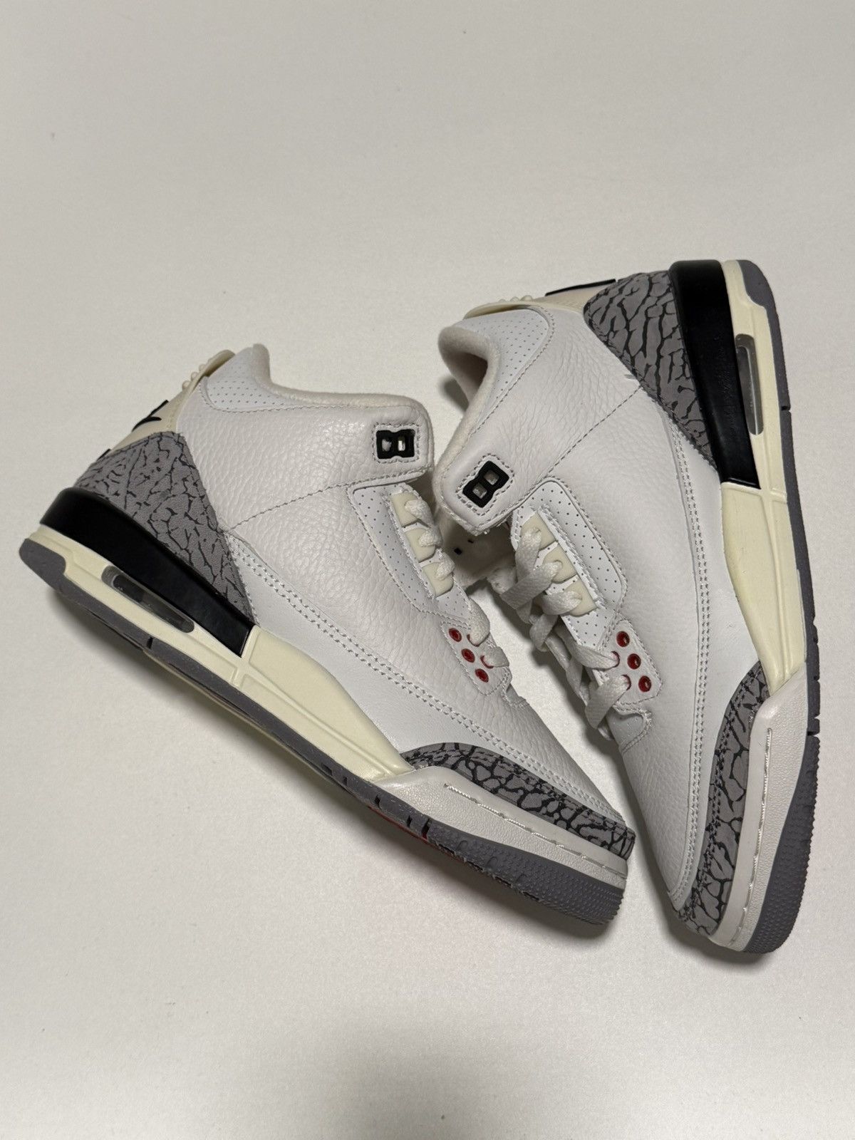 Jordan Brand DS GS NIKE AIR JORDAN III 3 REIMAGINED WHITE CEMENT Size US 5.5 / IT 35.5 - 7 Thumbnail