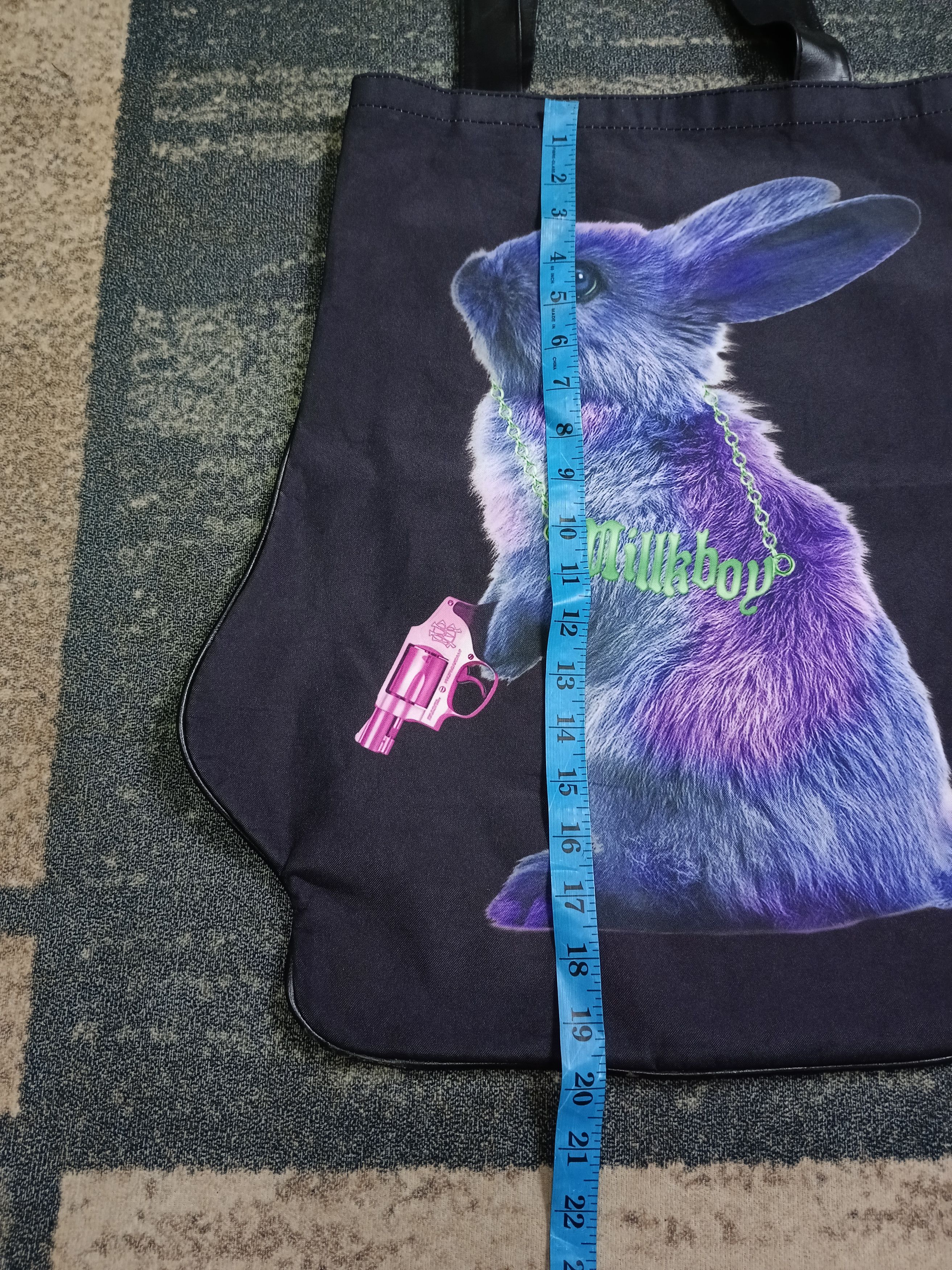 Japanese Brand MILK BOY FULLPRINT RABBIT GUN TOTE BAG Size ONE SIZE - 5 Thumbnail