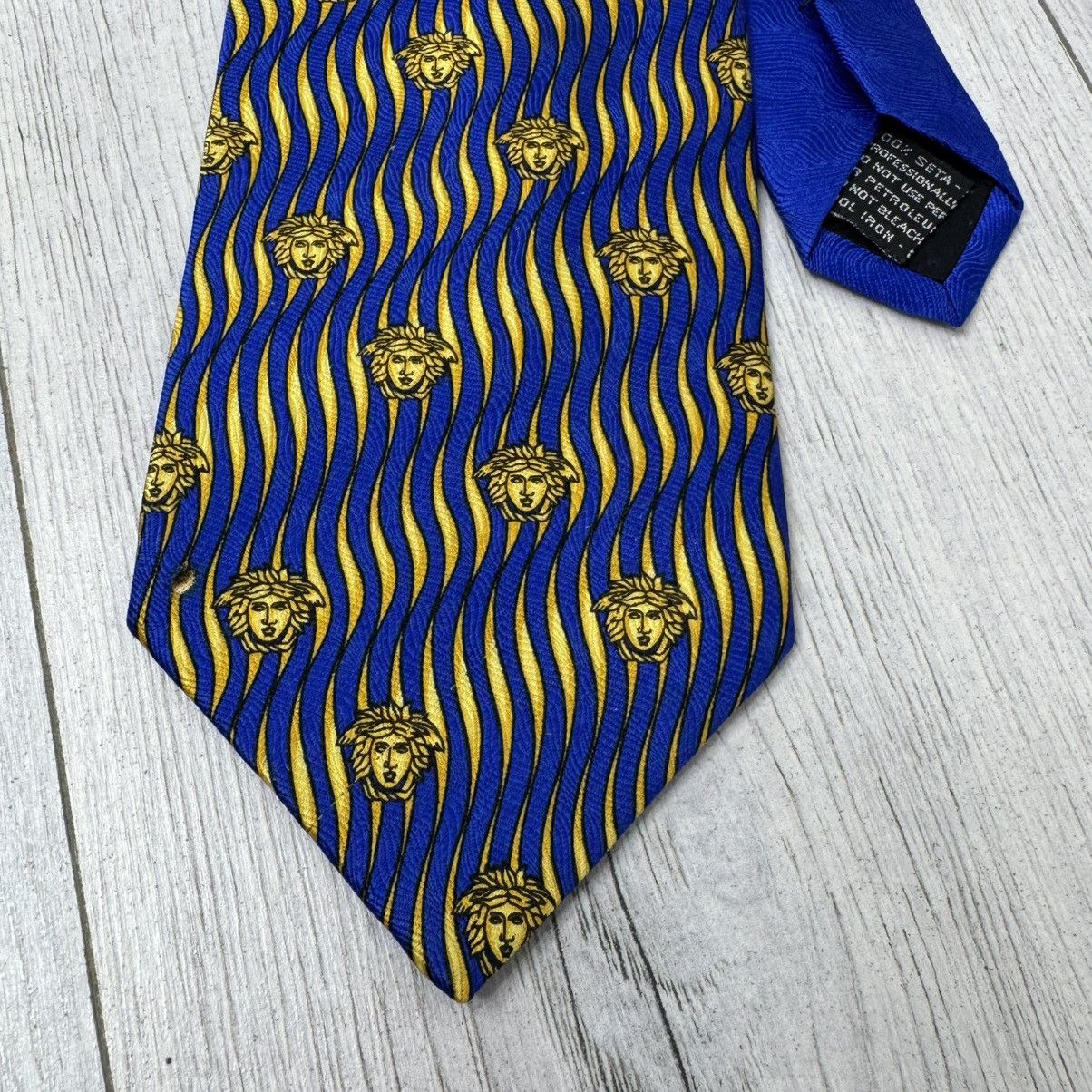 Versace Sensational GIANNI VERSACE Gold Medusa Spirals Navy Silk Tie Size ONE SIZE - 7 Thumbnail