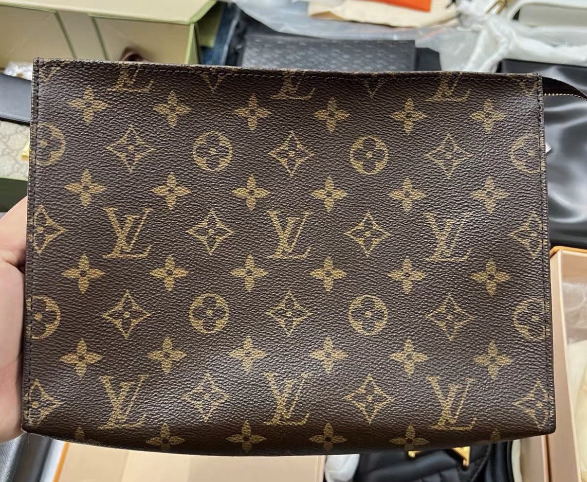 Louis Vuitton Louis Vuitton Monogram Pouch 26 J42 Size ONE SIZE - 2 Thumbnail