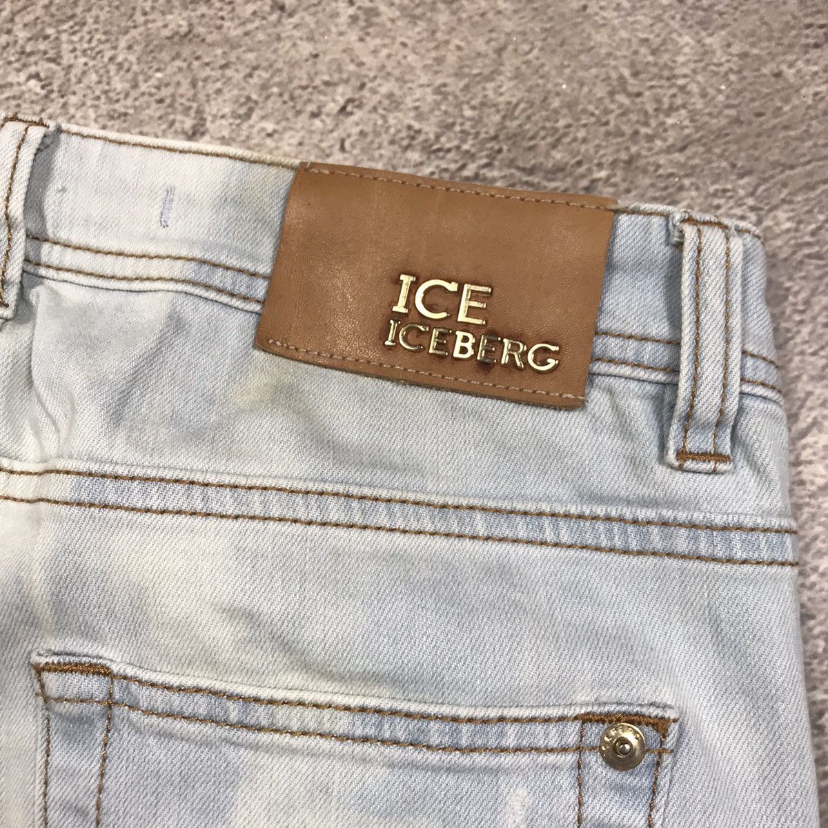 Vintage Vintage 90s Iceberg Distressed Jeans Grunge Thrashed Boxy 27 Size US 27 - 7 Thumbnail