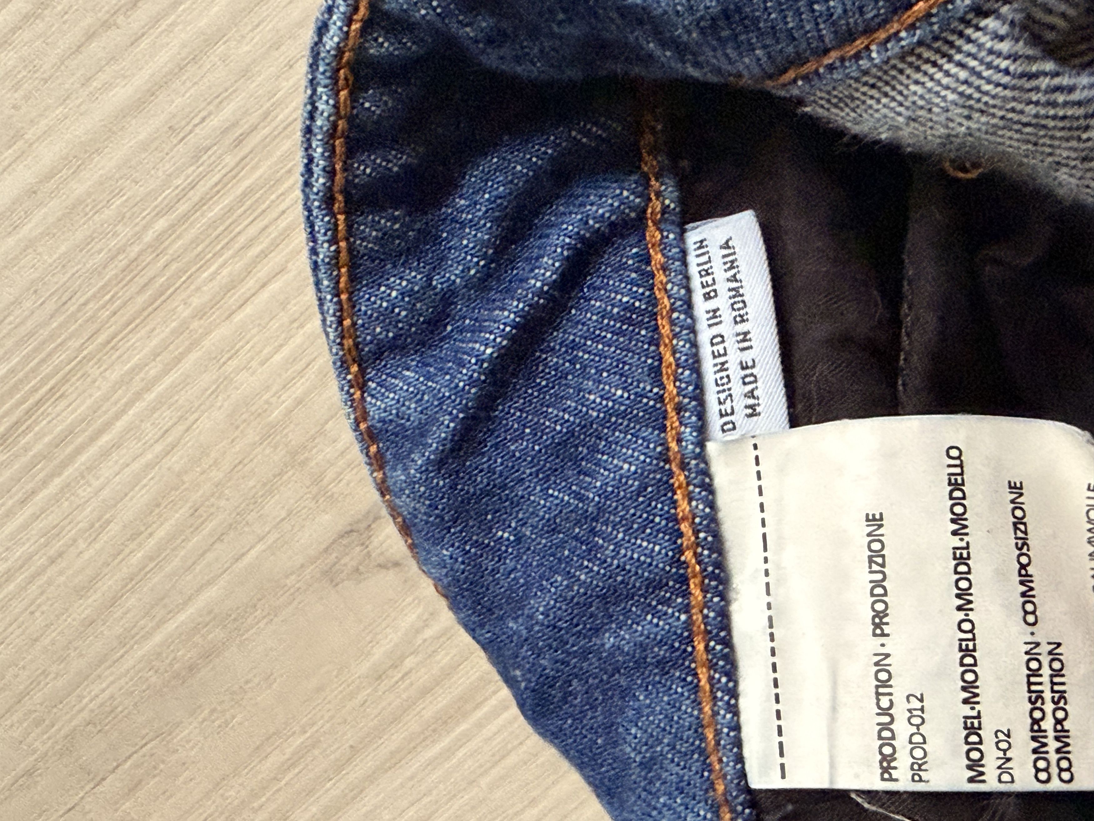 Random Identities Random identities I bless the 60s blue jeans Size US 32 / EU 48 - 6 Thumbnail