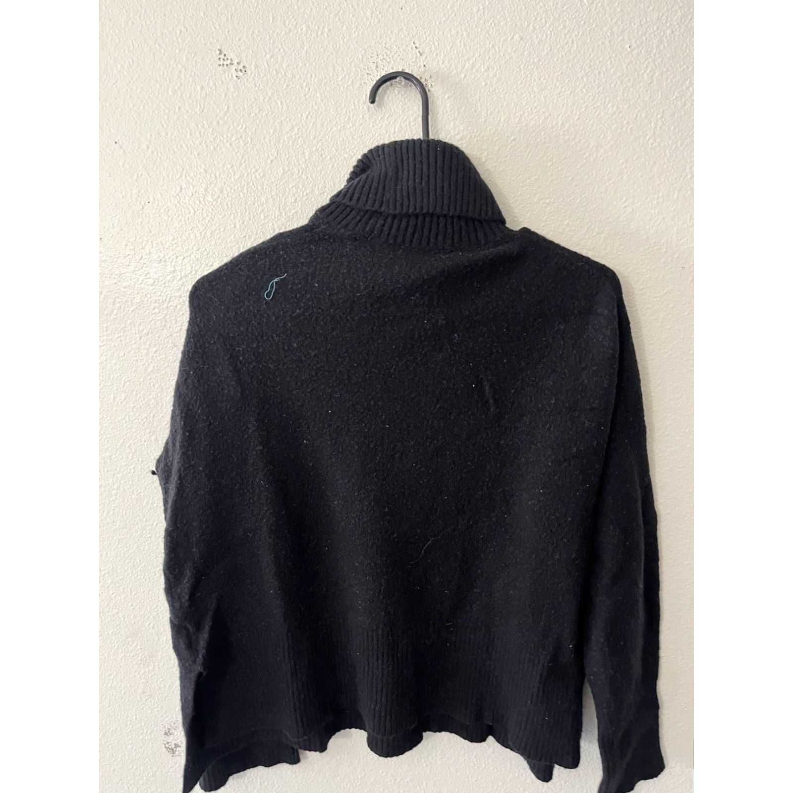 J.Crew VINTAGE J.CREW Wool Black Solid Turtleneck Sweater Women’s Small Knit Classic Pullover Size S / US 4 / IT 40 - 3 Thumbnail