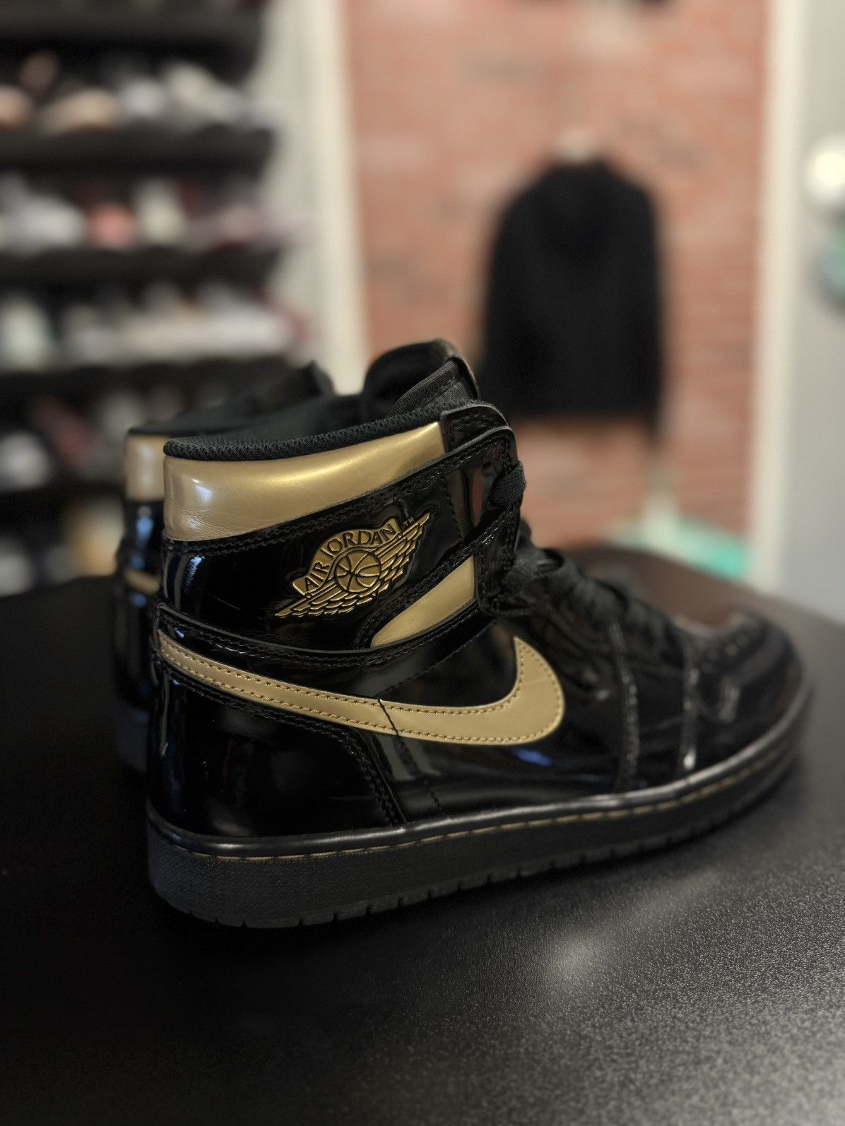 Jordan Brand × Nike Jordan 1 Black Metallic Gold (2020) Size 10 🧼 Size US 10 / EU 43 - 2 Thumbnail