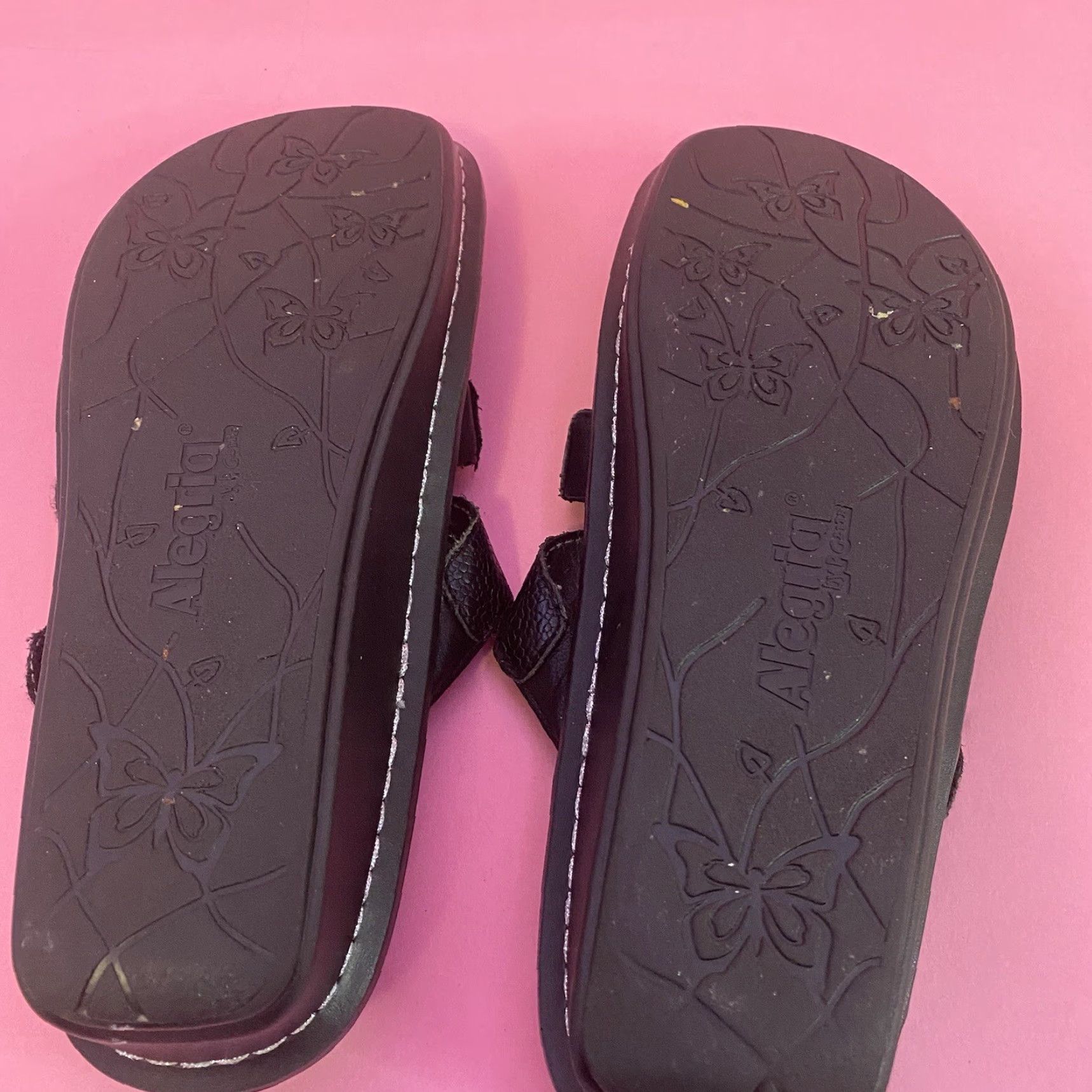 Vintage Alegria Vita PG Lite Black Leather Slip On Sandals Butterfly Sz 37 EUR 6.5 US Womens Strap Sandal Comfort Flat Slip On Pattern: Solid Size US 5 / IT 35 - 6 Thumbnail