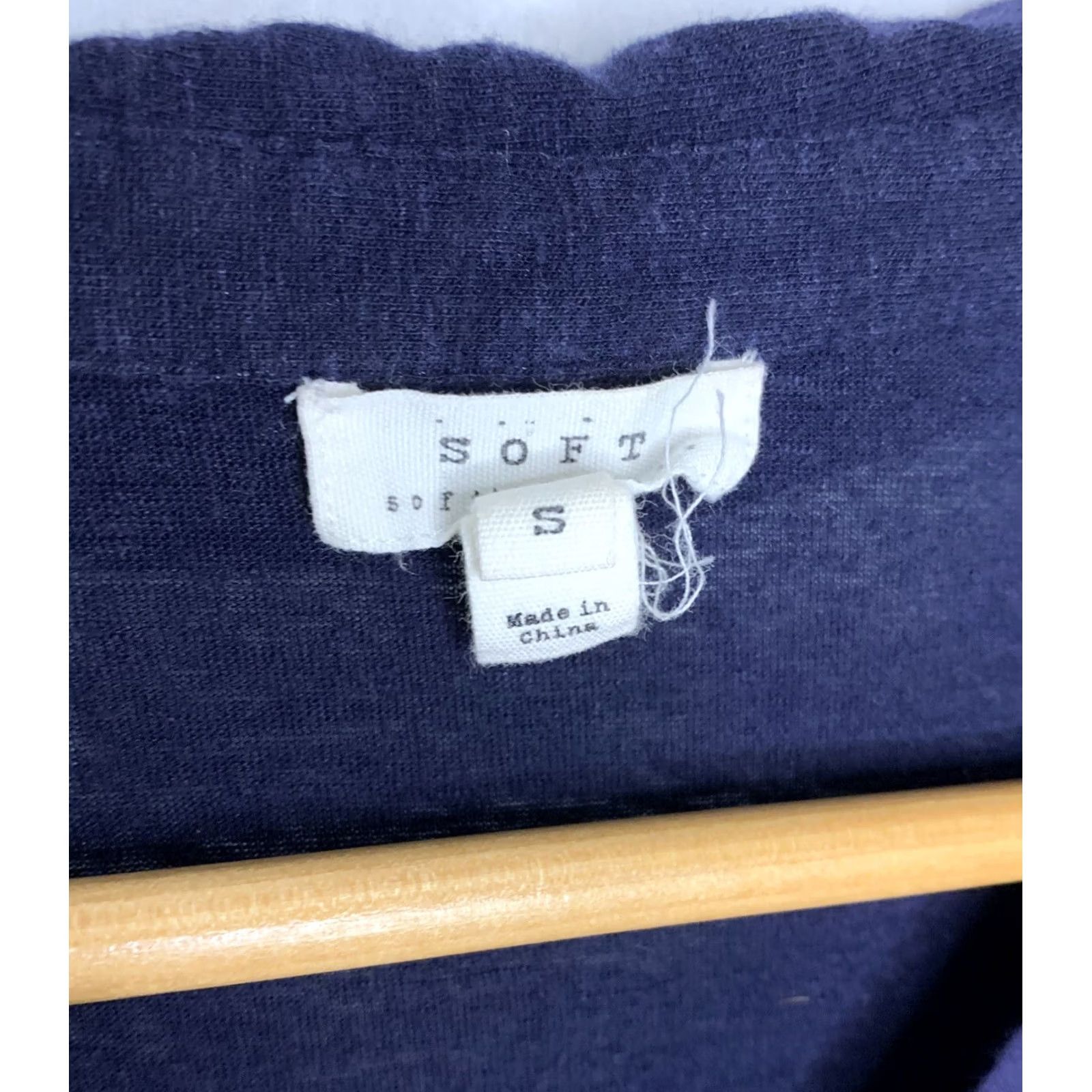Joie Joie Soft Button Up Pullover V-Neck Navy Womens SZ S - 3/4 Sleeve, Roll Tab Sleeve, Blue, V-Neck, Pullover, Womens, Small Hole See Photos #120 Size S / US 4 / IT 40 - 3 Thumbnail