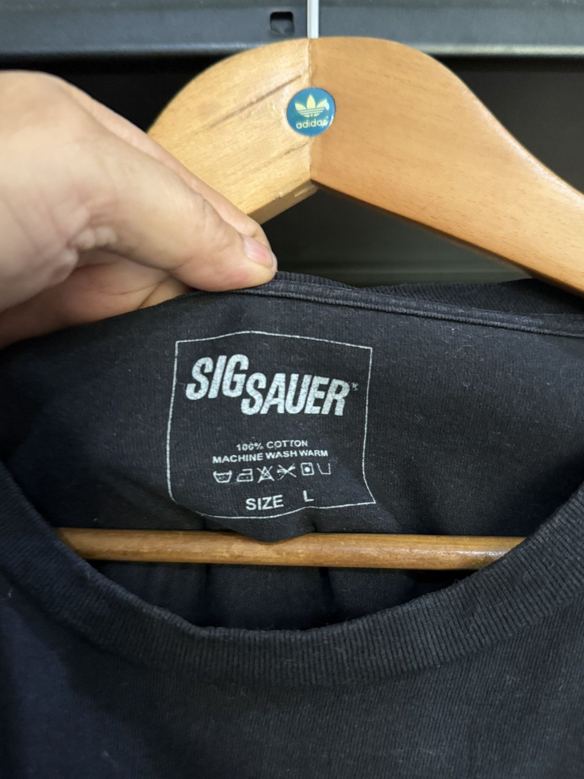 Vintage Vintage Y2K Sig Sauer When It Counts P320 Carry Faded Tee Size US L / EU 52-54 / 3 - 8 Thumbnail