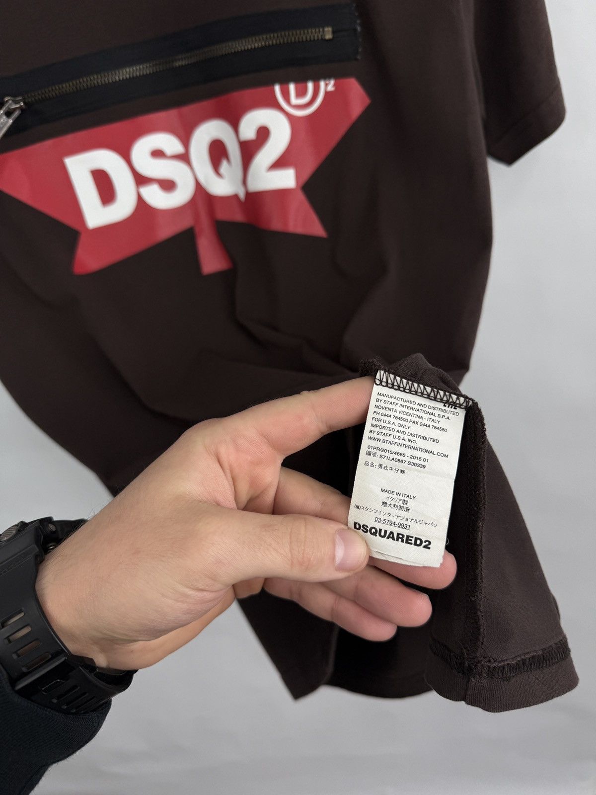 Dsquared2 🇮🇹 Y2K Dsquared2 DSQ2 Print Zip Chest T-Shirt Made in Italy Size US S / EU 44-46 / 1 - 7 Thumbnail