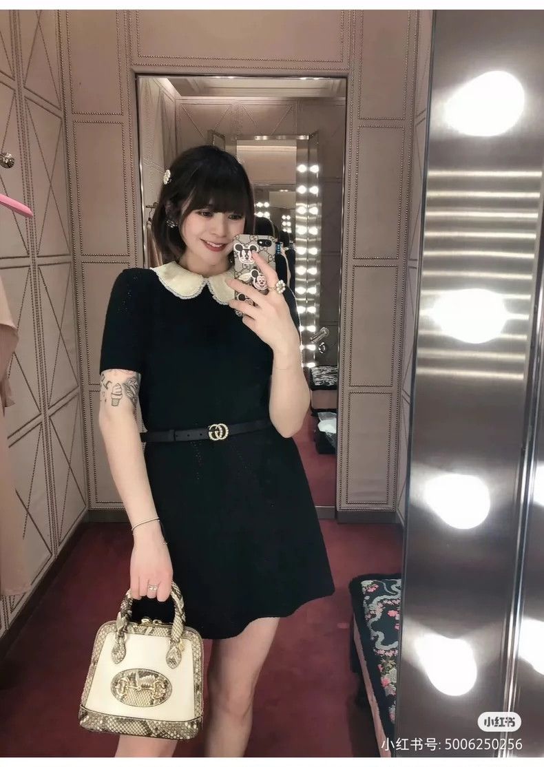 Gucci GucciBead collar dark pattern logo wool knitted dress 2503- Size M / US 6-8 / IT 42-44 - 2 Thumbnail