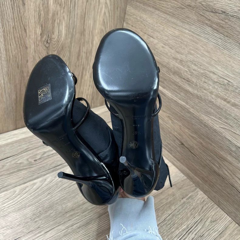 Yves Saint Laurent saint Laurent Black patent leather metallic logo pumps heel Size US 9 / IT 39 - 5 Thumbnail