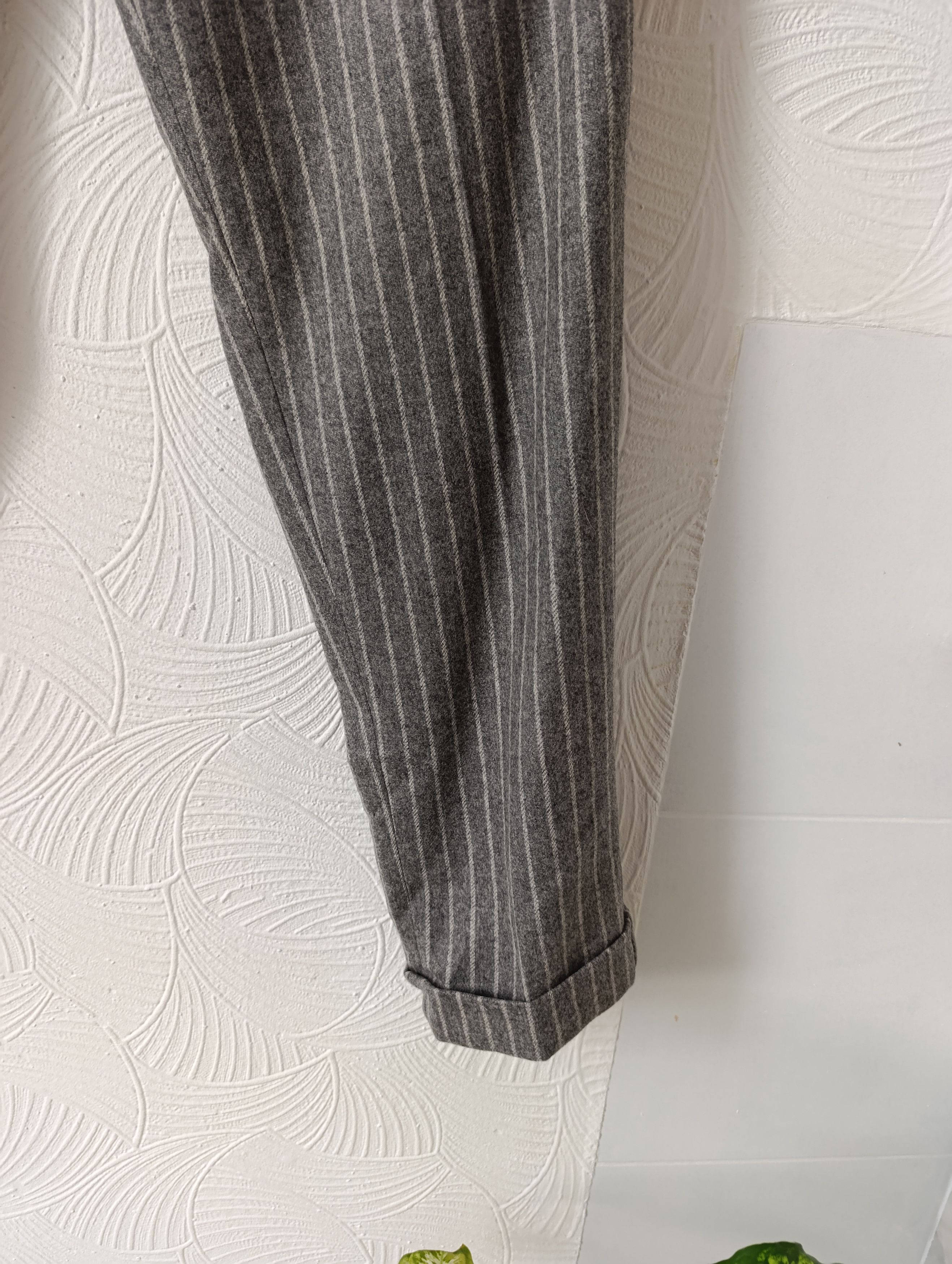 Designer LUIS TRENKER VIRGIN WOOL TROUSERS WITH PINSTRIPE LUBRUNEU Size US 32 / EU 48 - 8 Thumbnail
